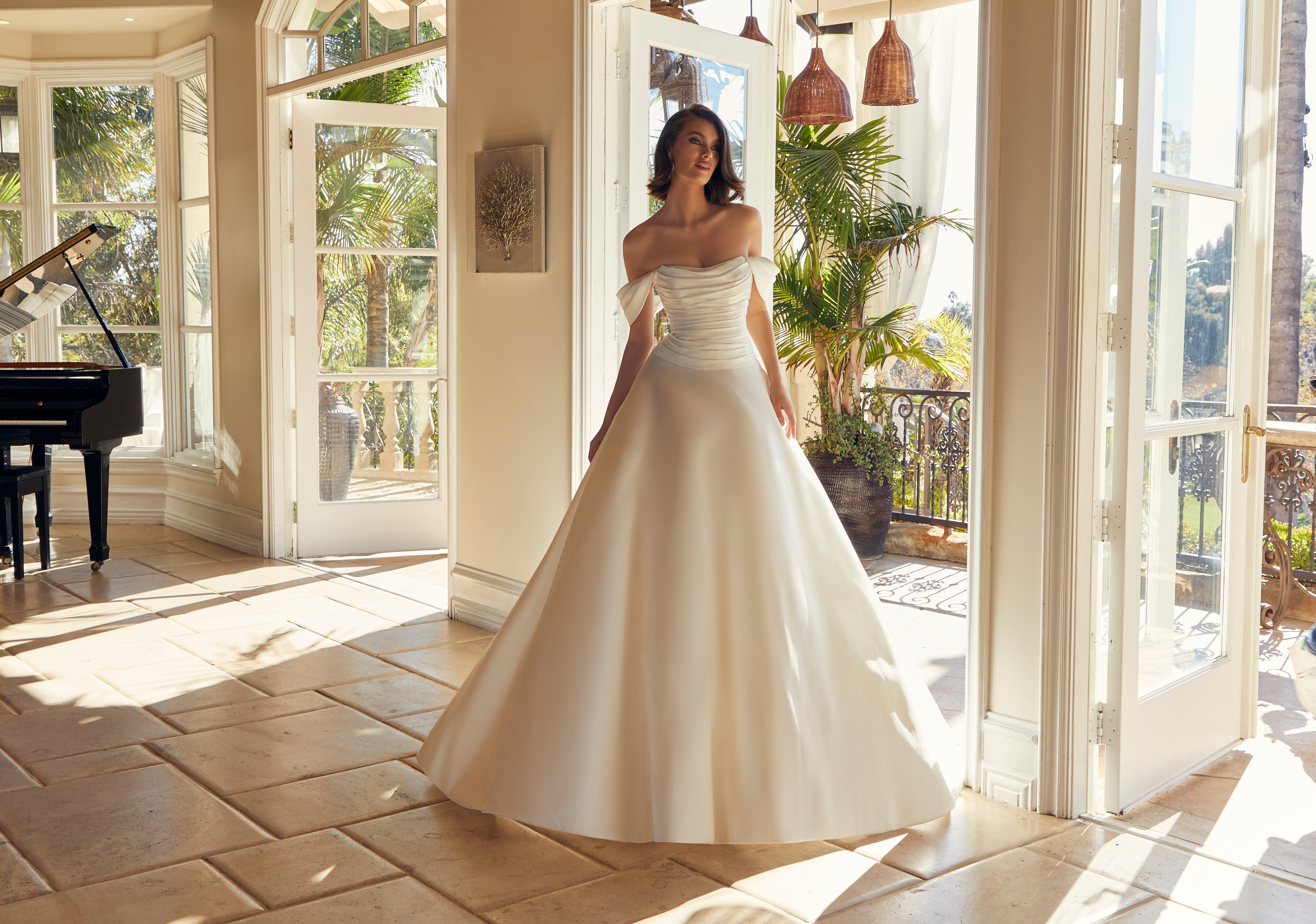 Theodora Wedding Dress Amore Gowns 1364-0148