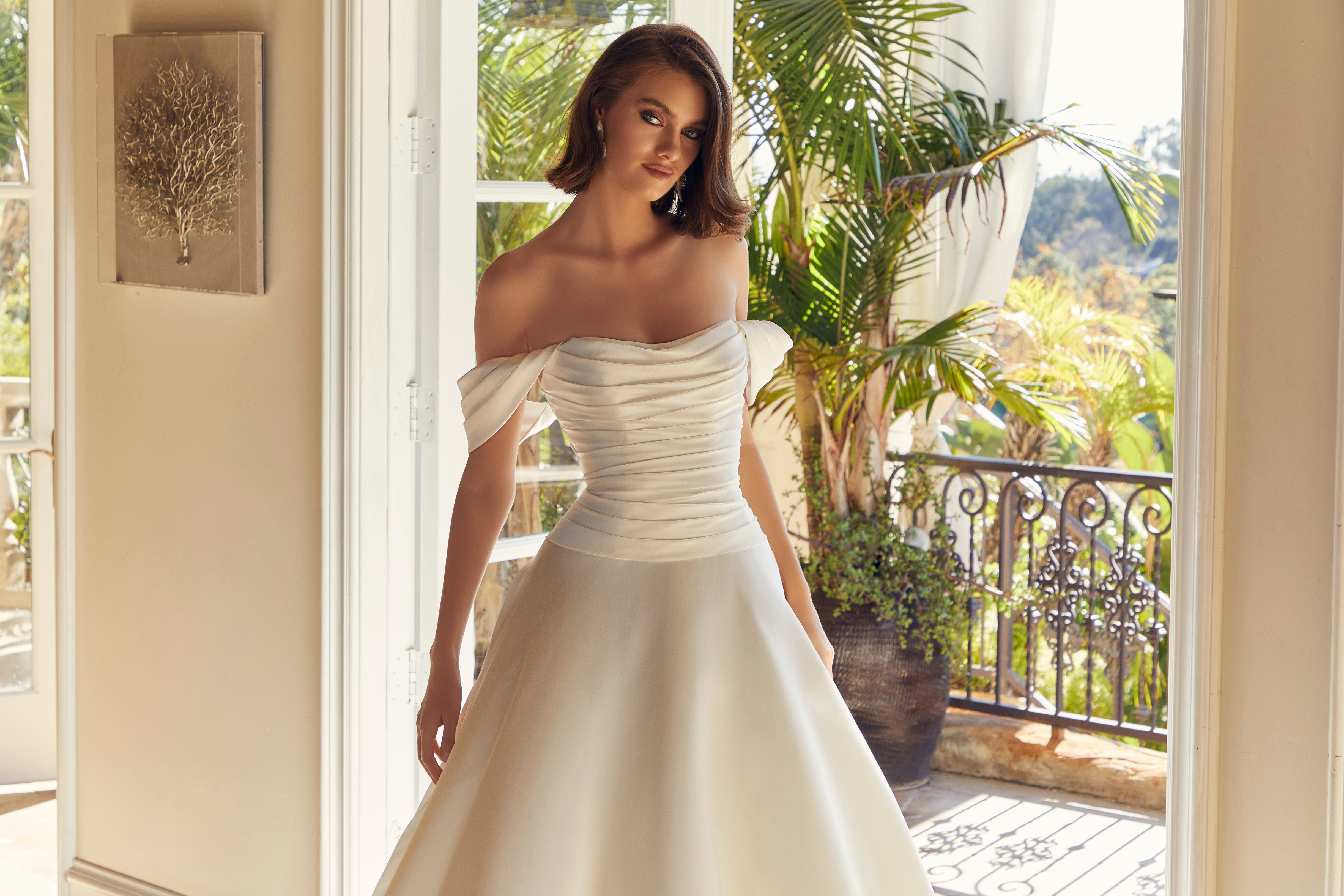 Theodora Wedding Dress Amore Gowns 1364-0163