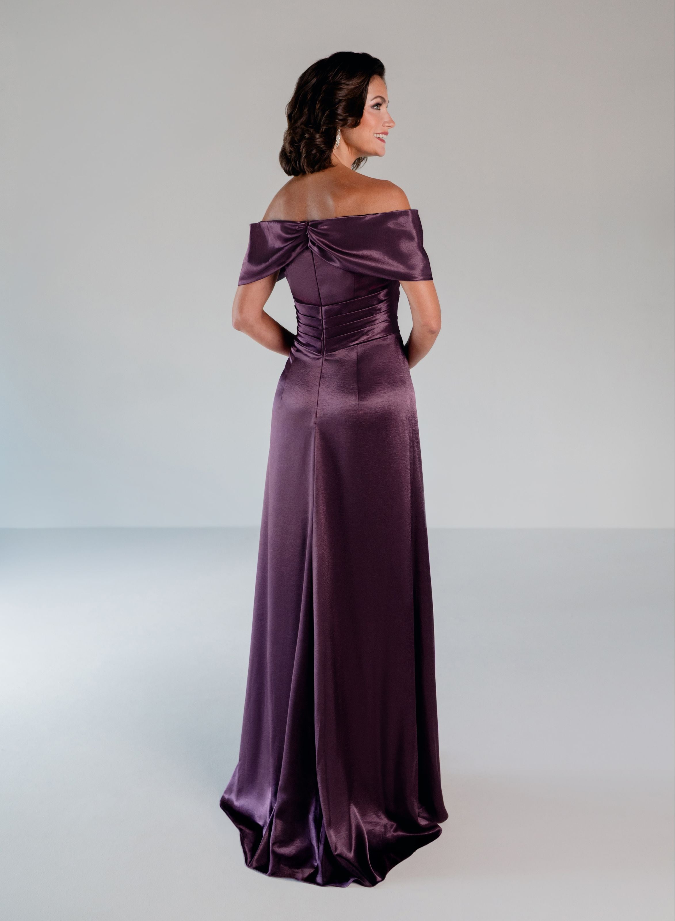 Style: 17320 Amore Gowns 14_7651c93a-e1c1-47e8-898f-e627e47b20bf