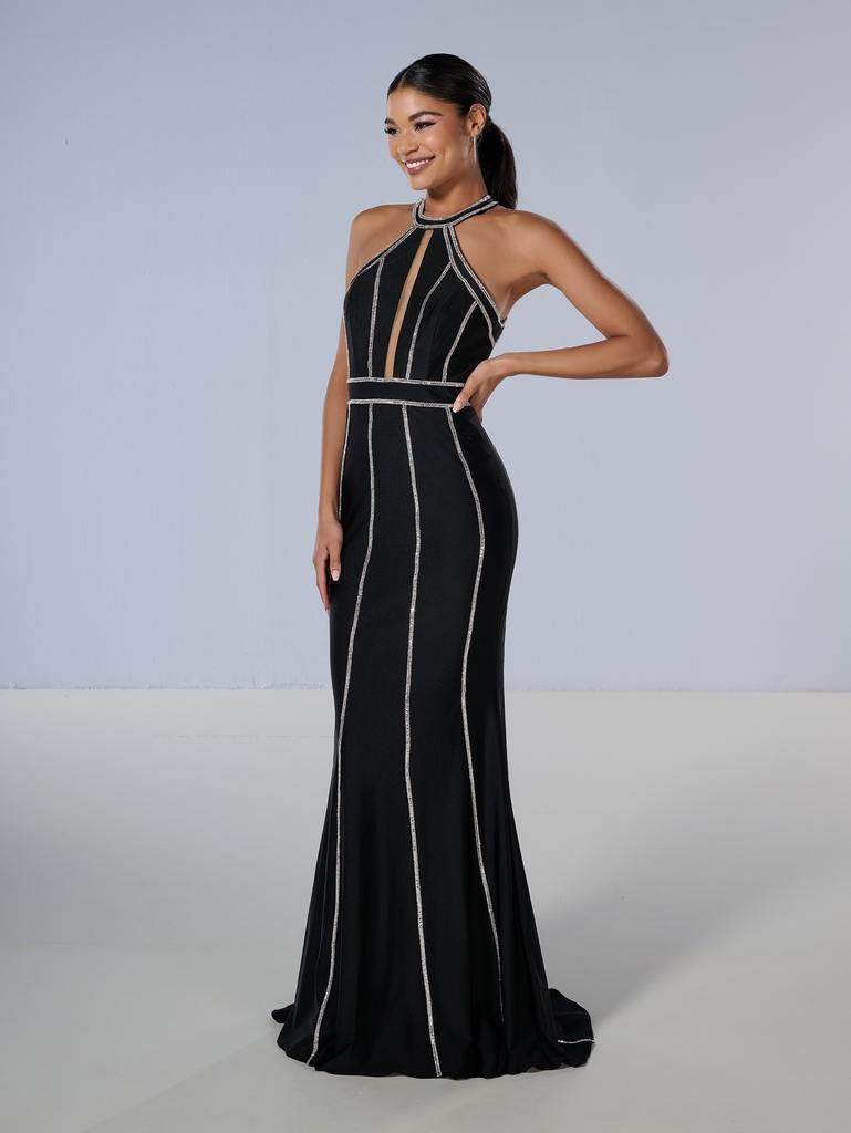 16200 Amore Gowns 16200_Black_1-769x1024
