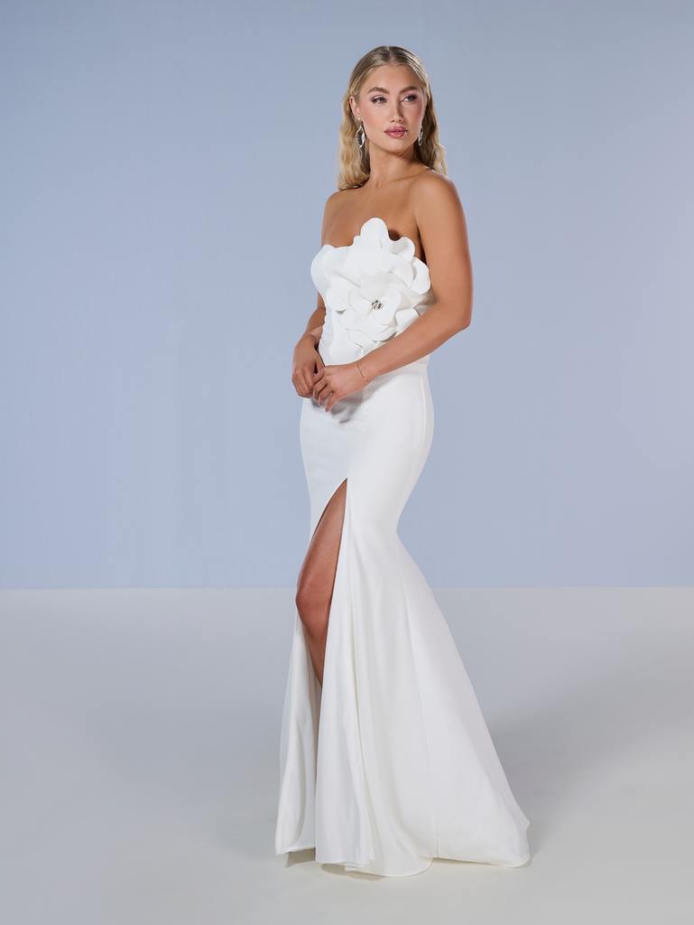 16222 Amore Gowns 16222_Ivory_1-769x1024