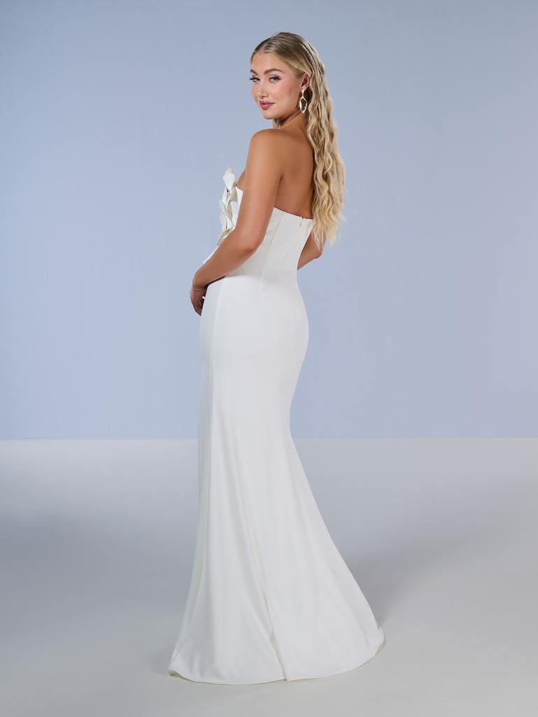 16222 Amore Gowns 16222_Ivory_2-769x1024