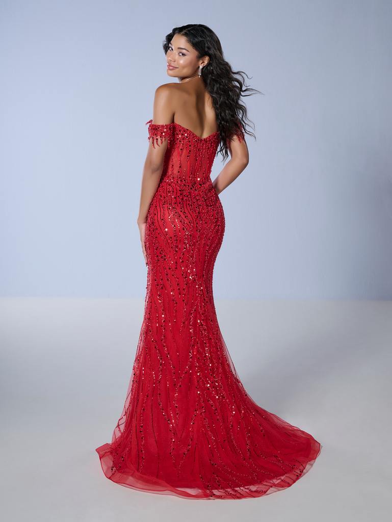 16233 Amore Gowns 16233_Red_1-769x1024