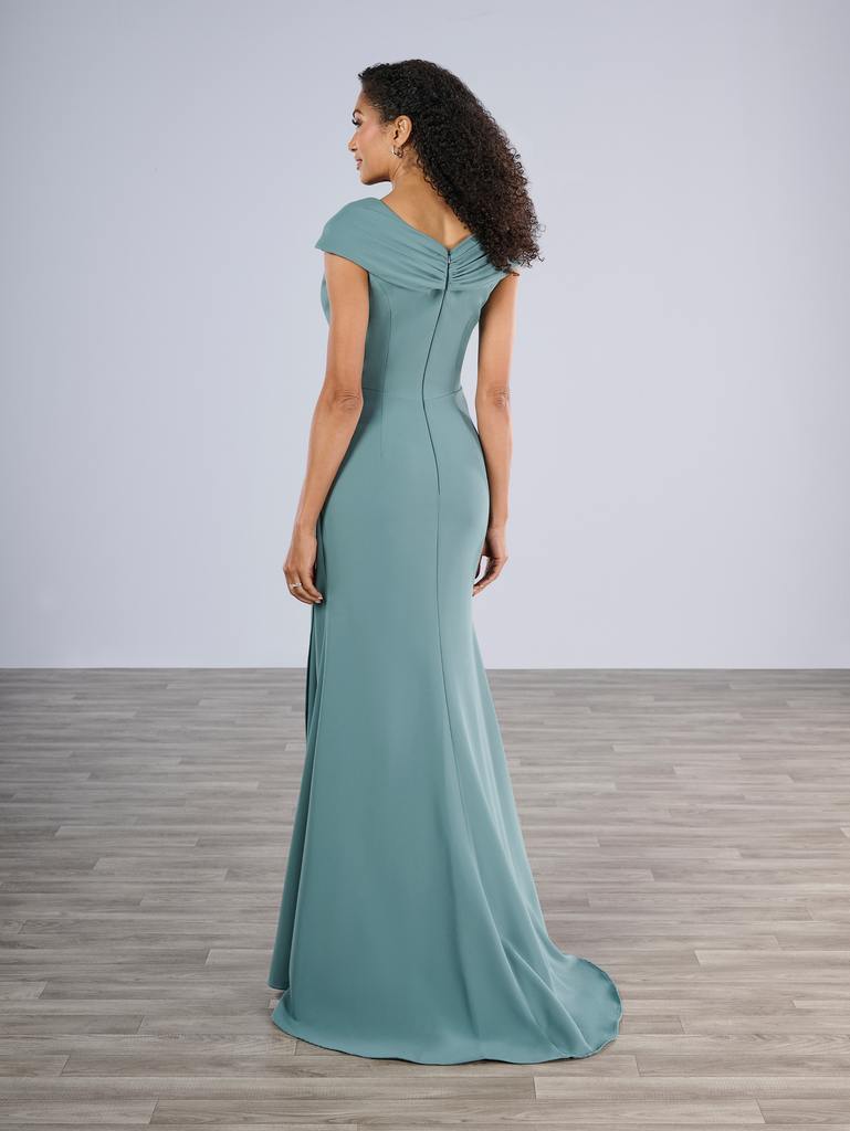 17195 Amore Gowns 17195_Seaglass_2-769x1024