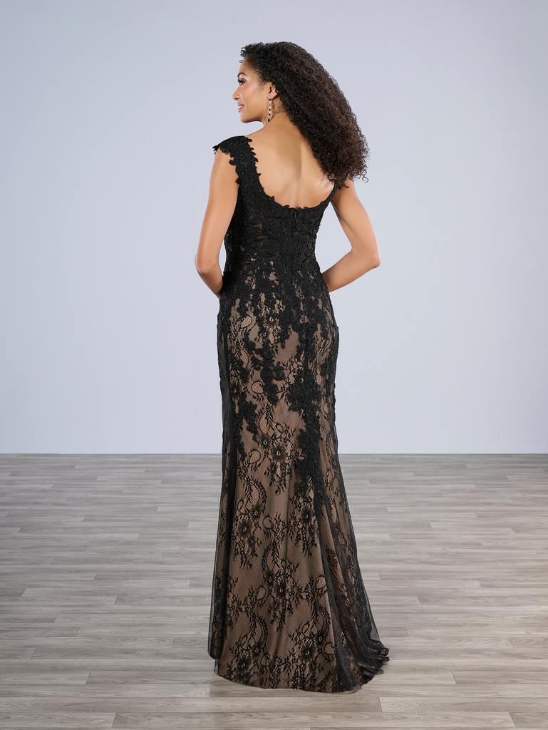 17203 Amore Gowns 17203_Black_2-769x1024