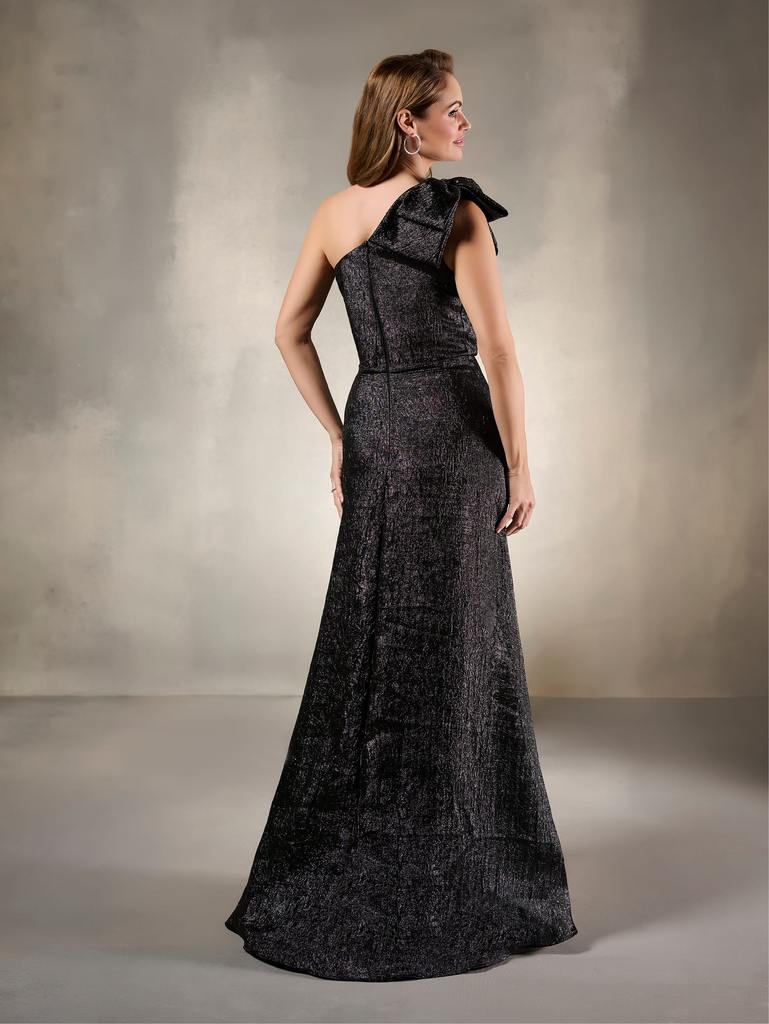 17226 Amore Gowns 17226_2_Black-1-769x1024