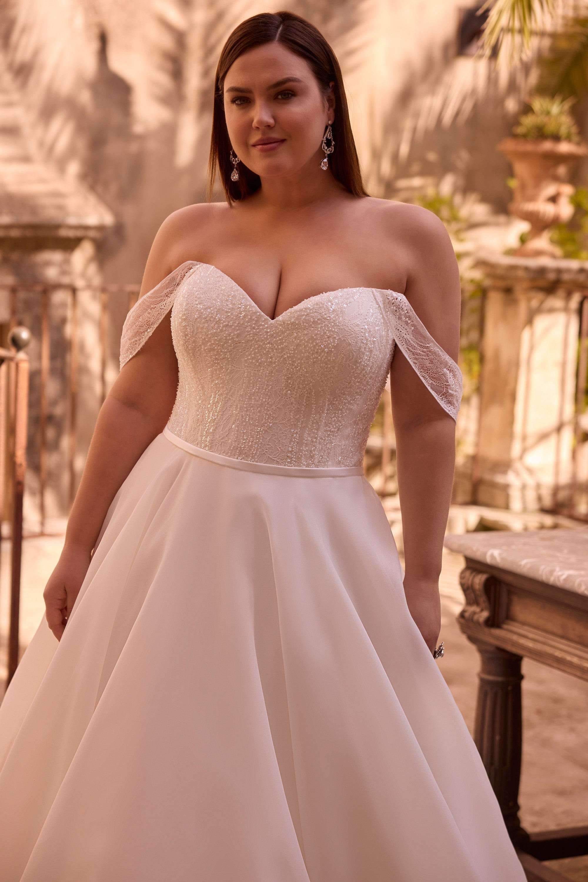 18801 Amore Gowns 18801_PS_0030