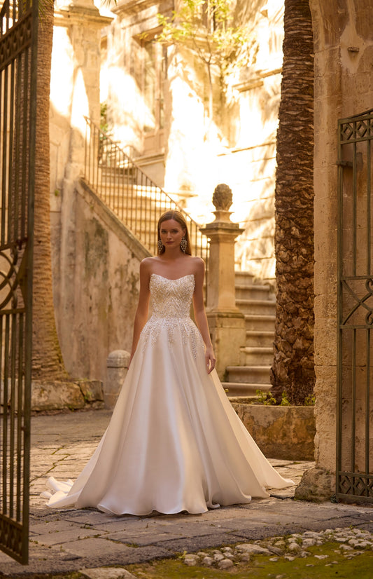 18804 Amore Gowns 18804_0087