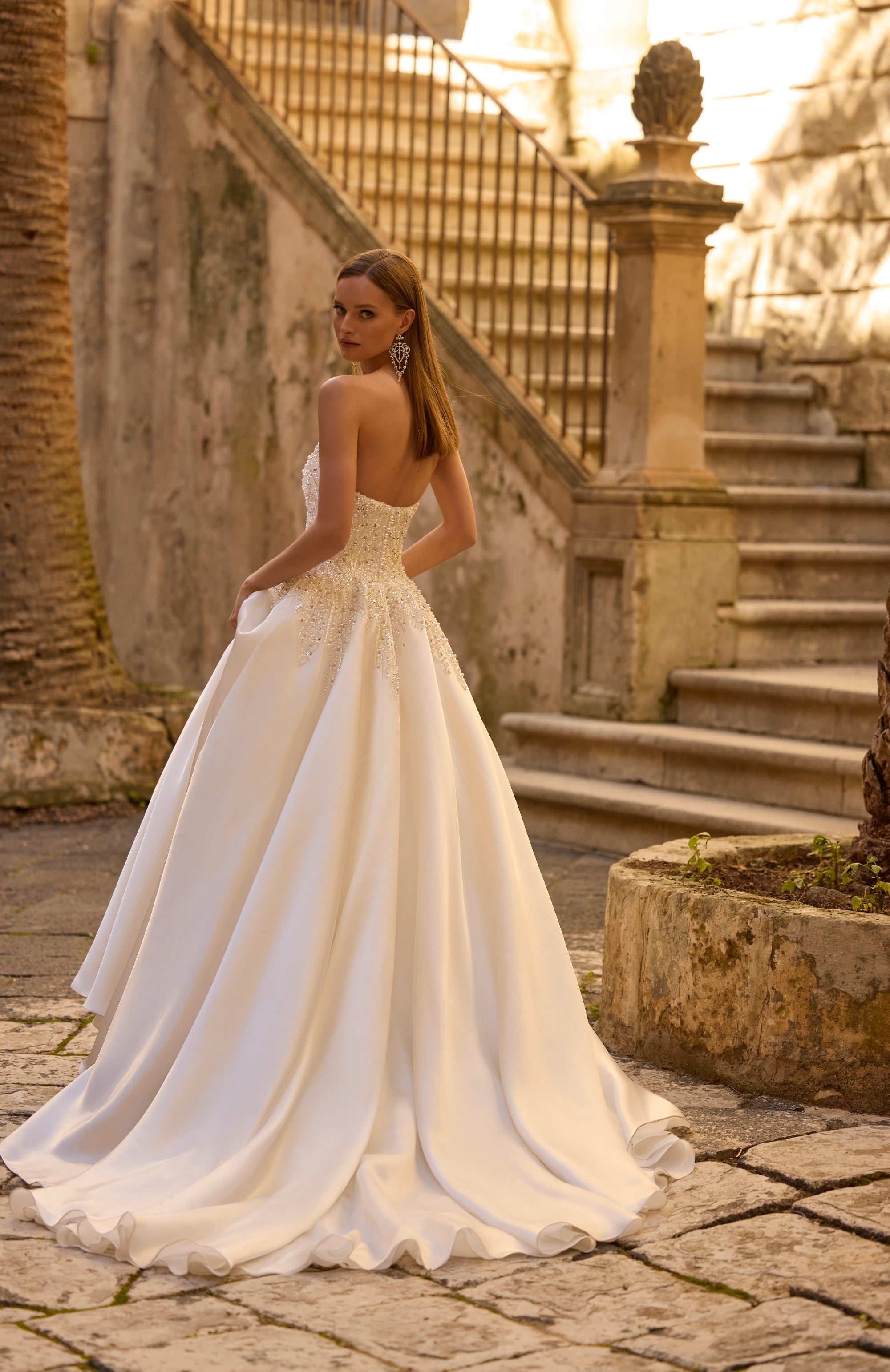 18804 Amore Gowns 18804_0152