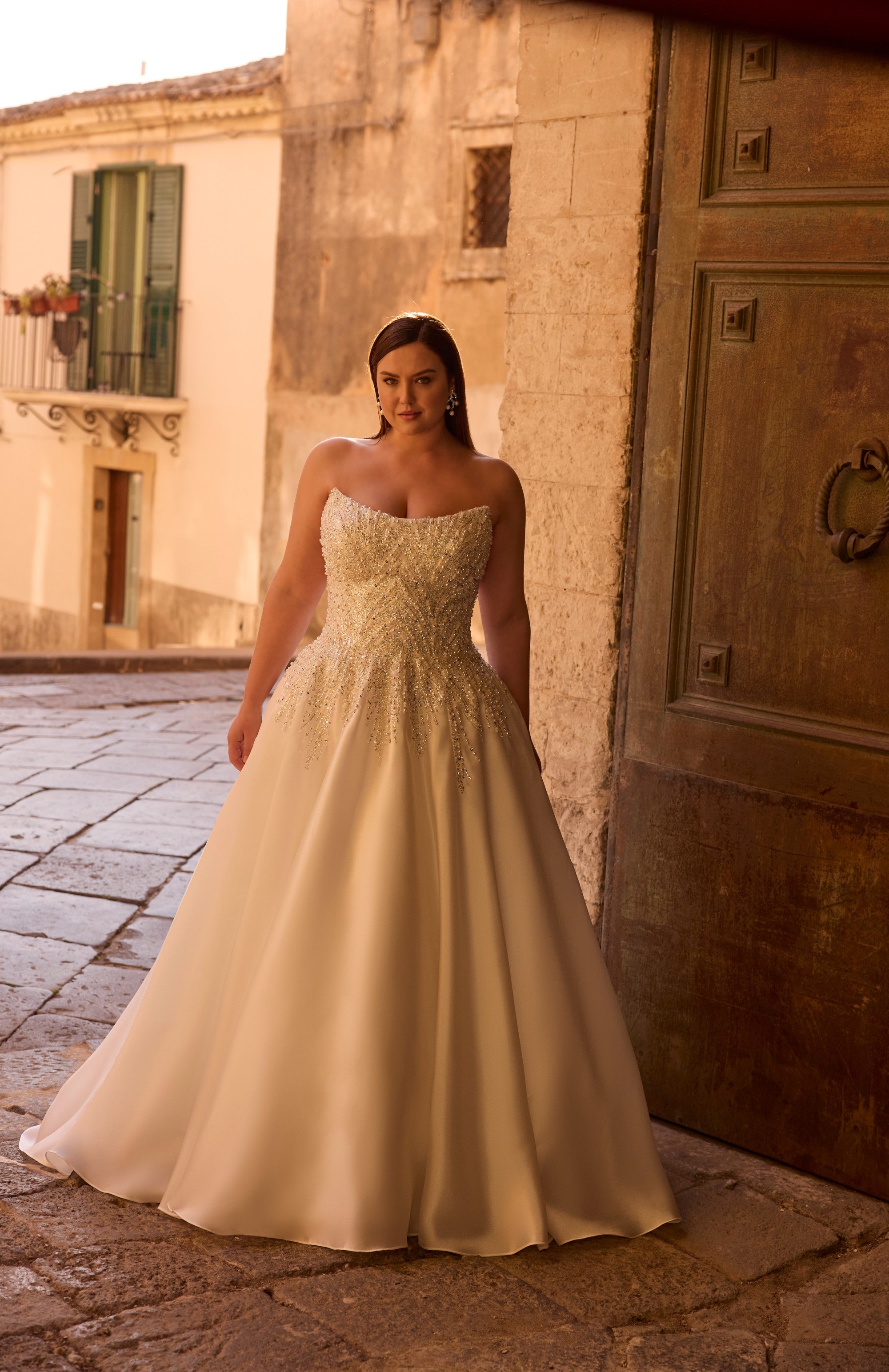 18804 Amore Gowns 18804_PS_0025