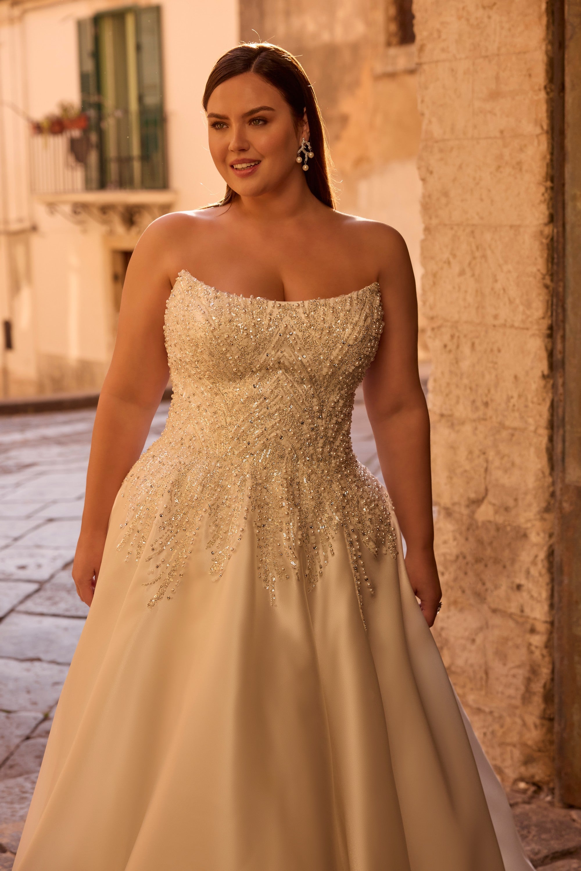 18804 Amore Gowns 18804_PS_0039