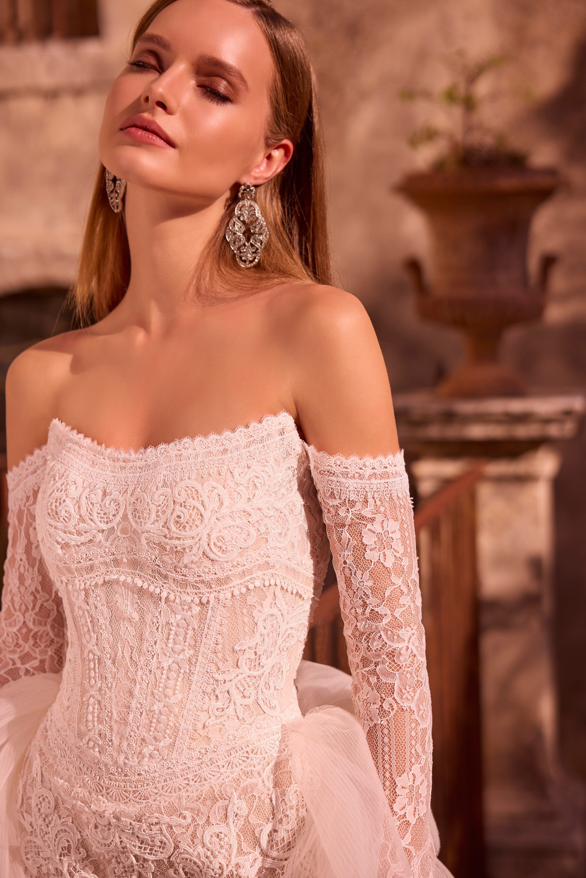 18808 Amore Gowns 18808-18809_0020