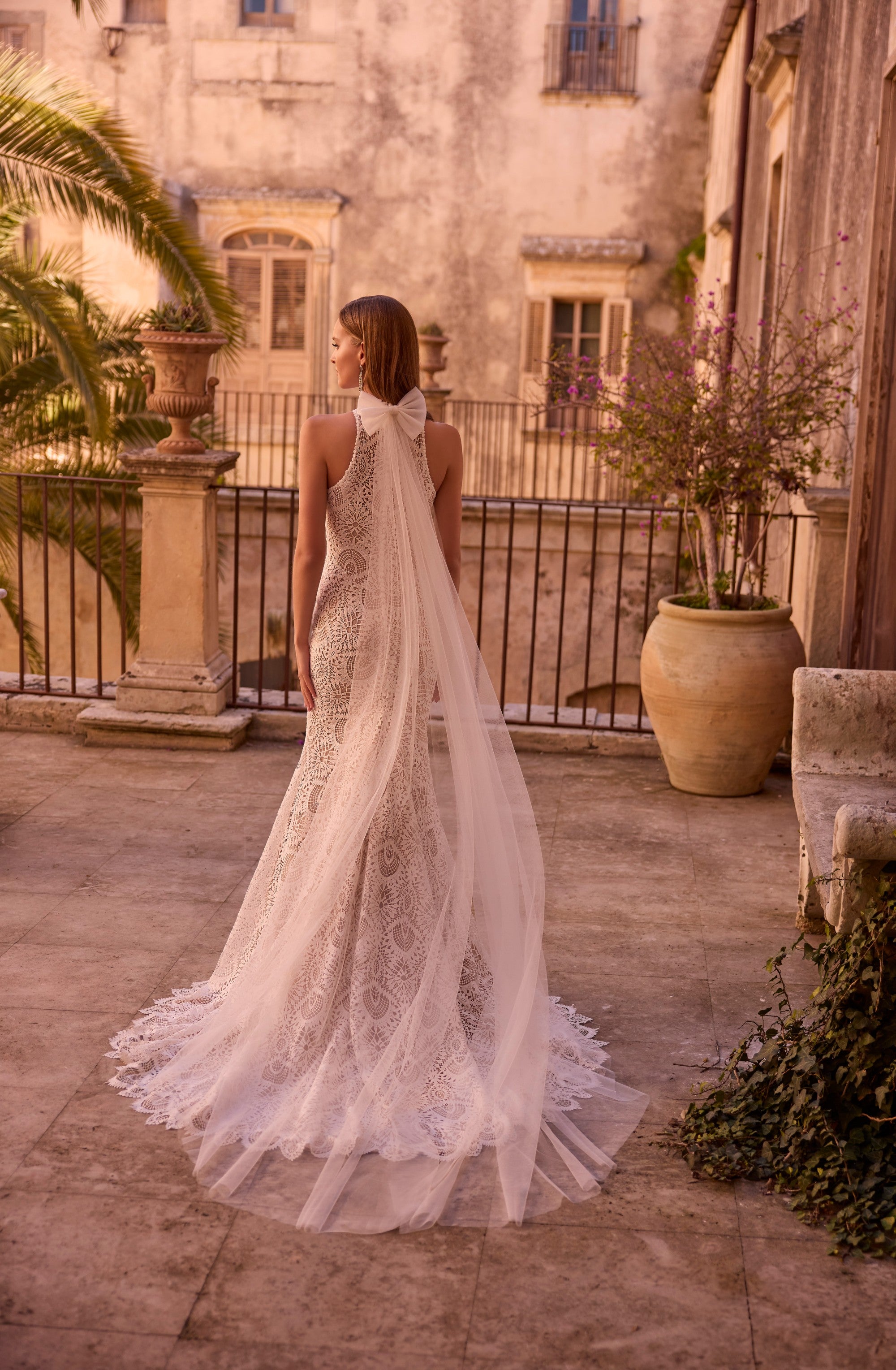 18813 Amore Gowns 18813_0041