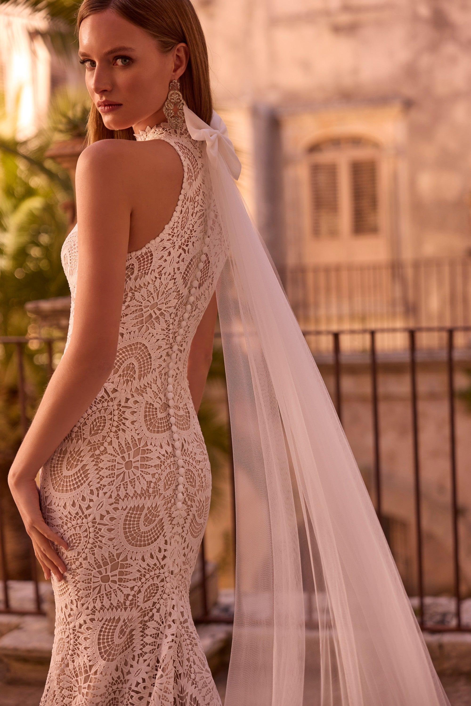 18813 Amore Gowns 18813_0057