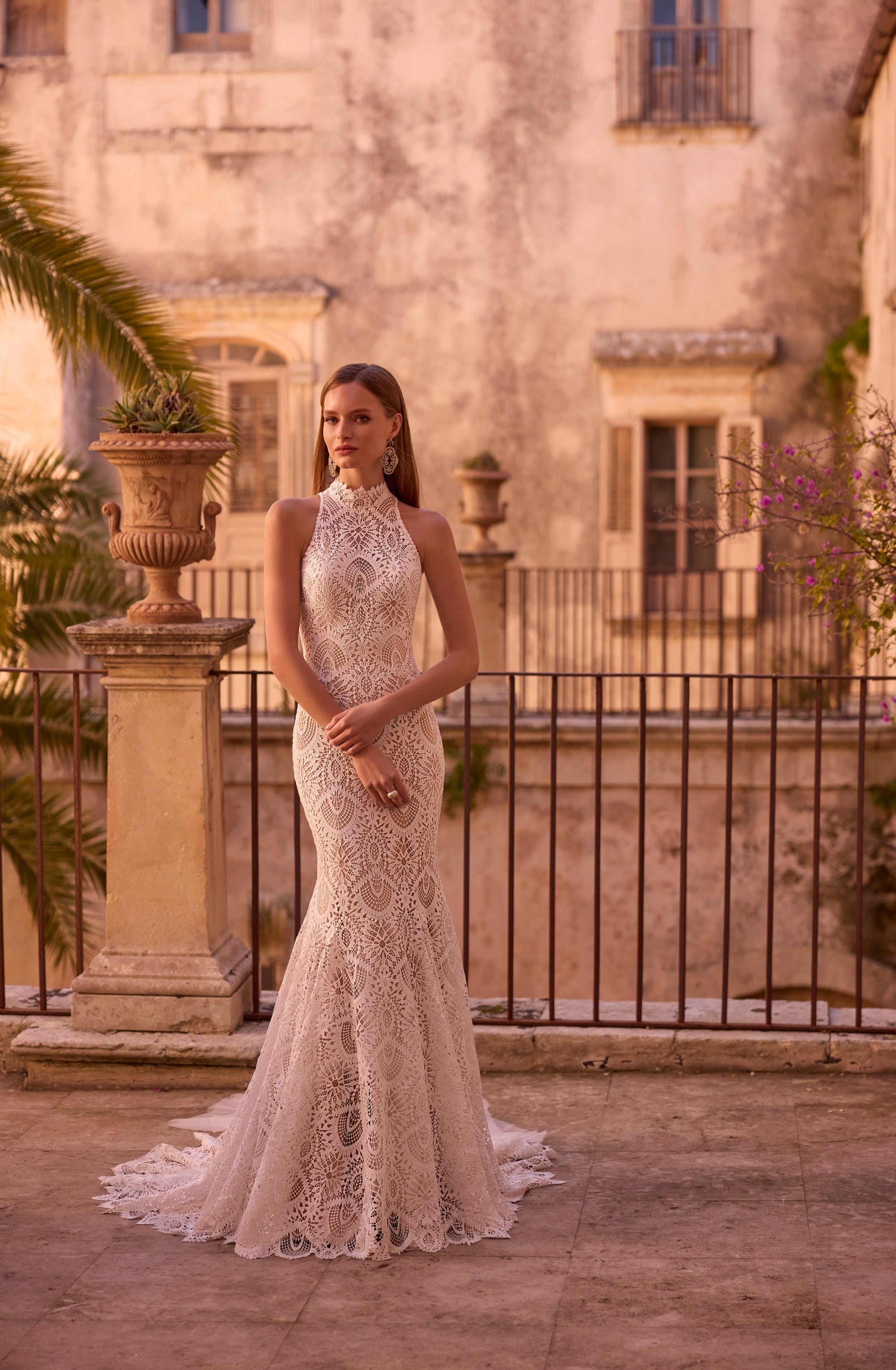 18813 Amore Gowns 18813_0078