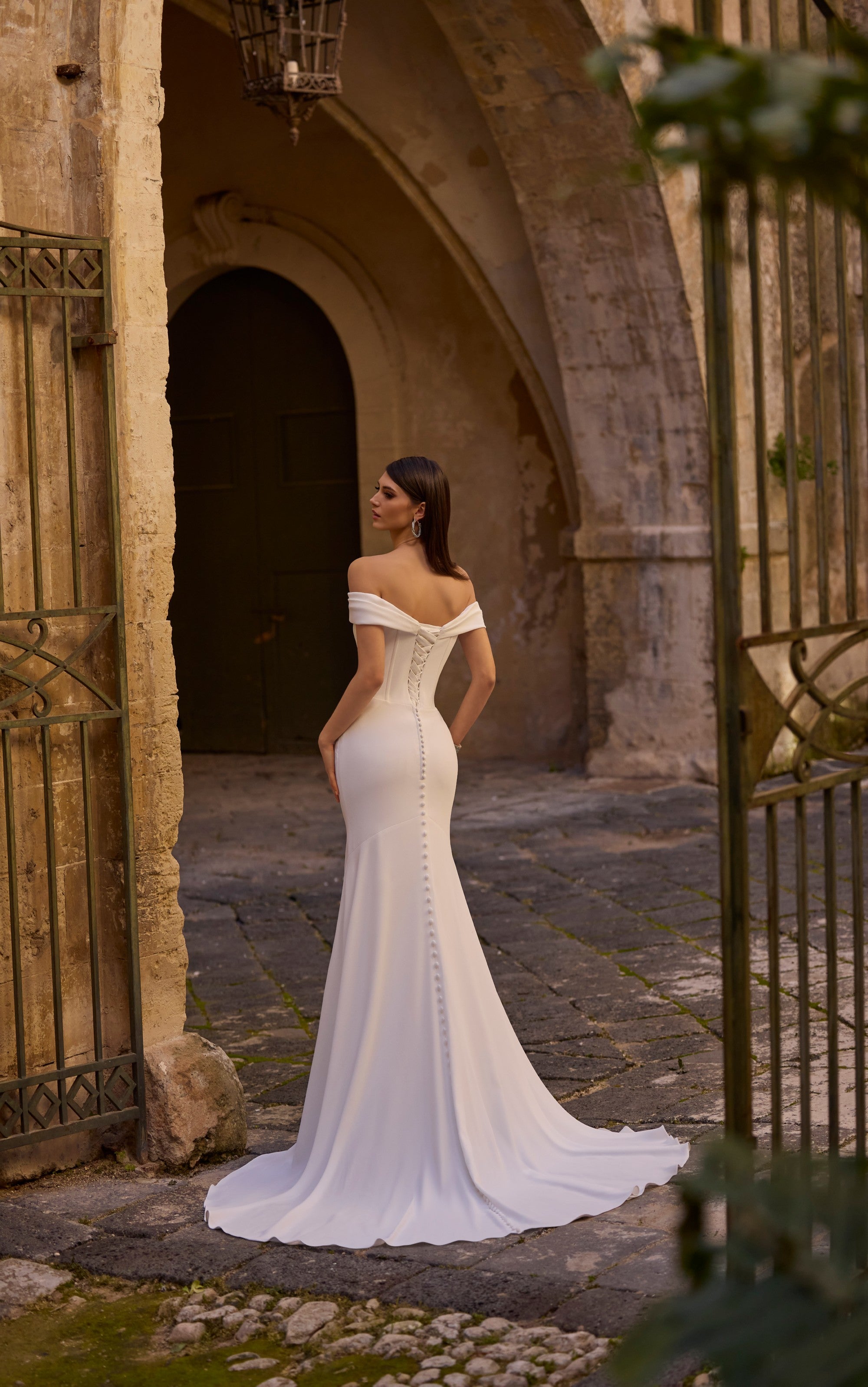 18814 Amore Gowns 18814_0042