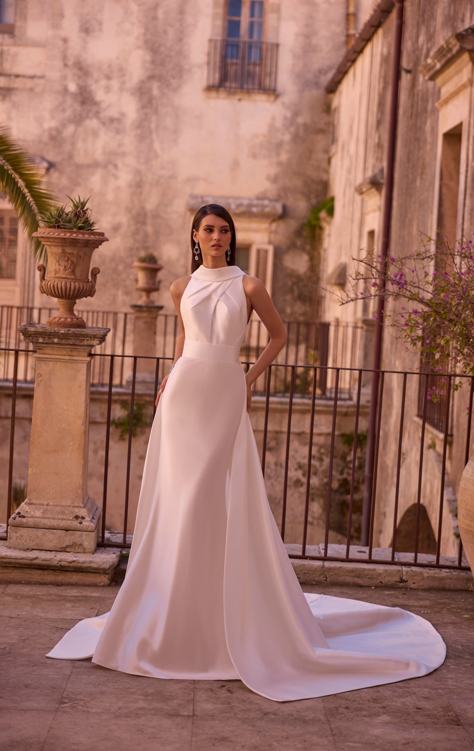 18818 Amore Gowns 18818_0125