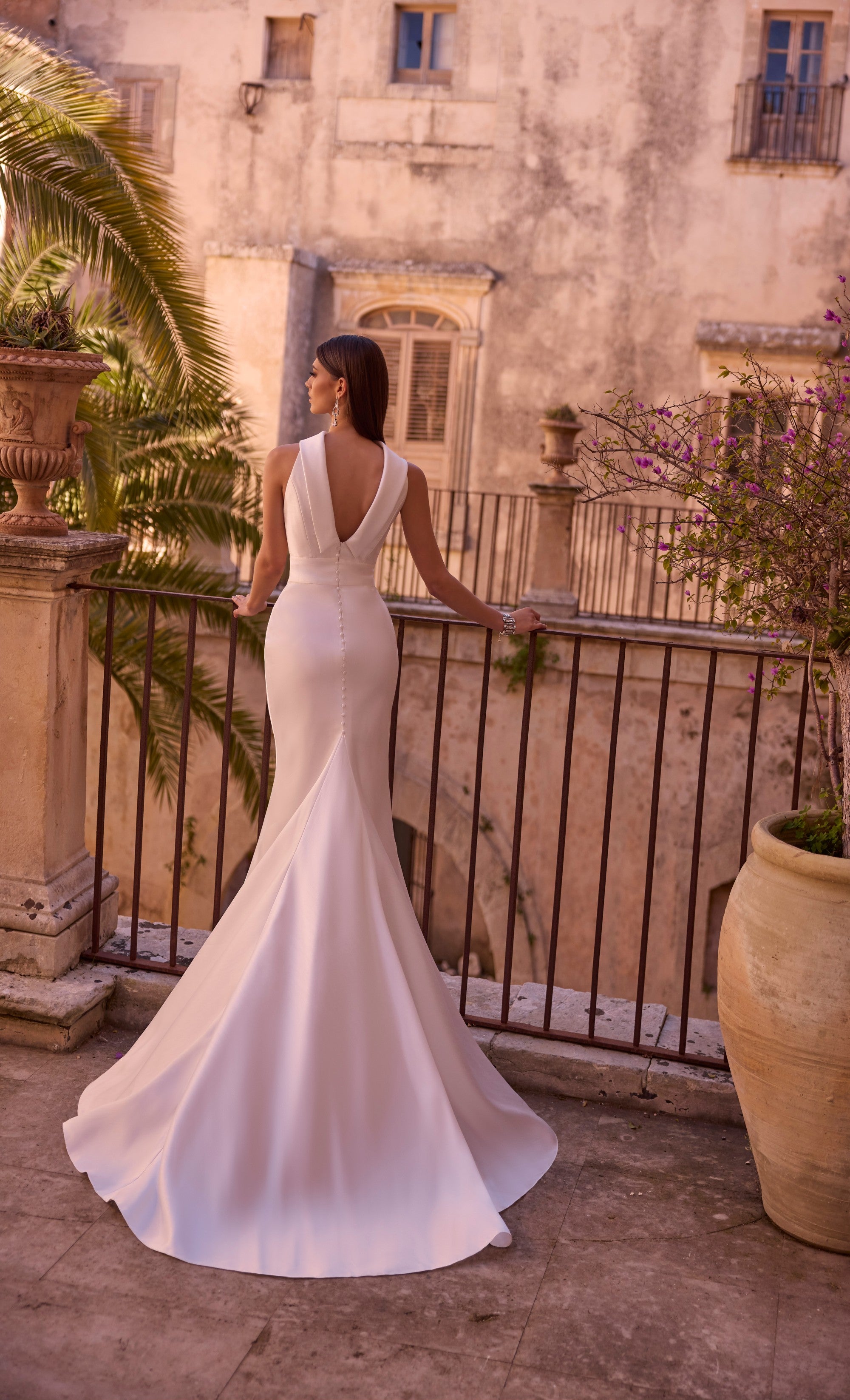 18818 Amore Gowns 18818_0187