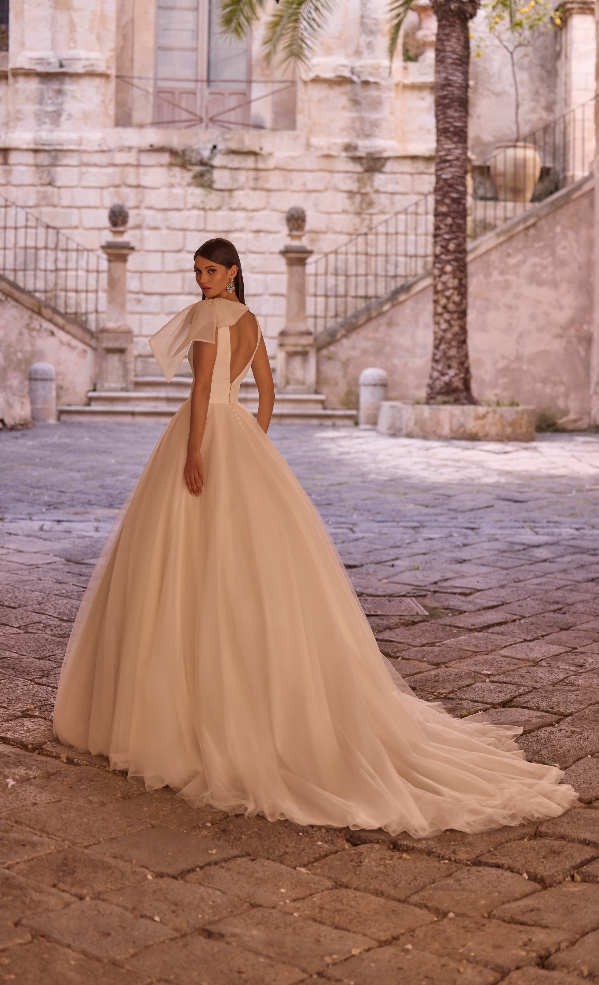 18821 Amore Gowns 18821_0086