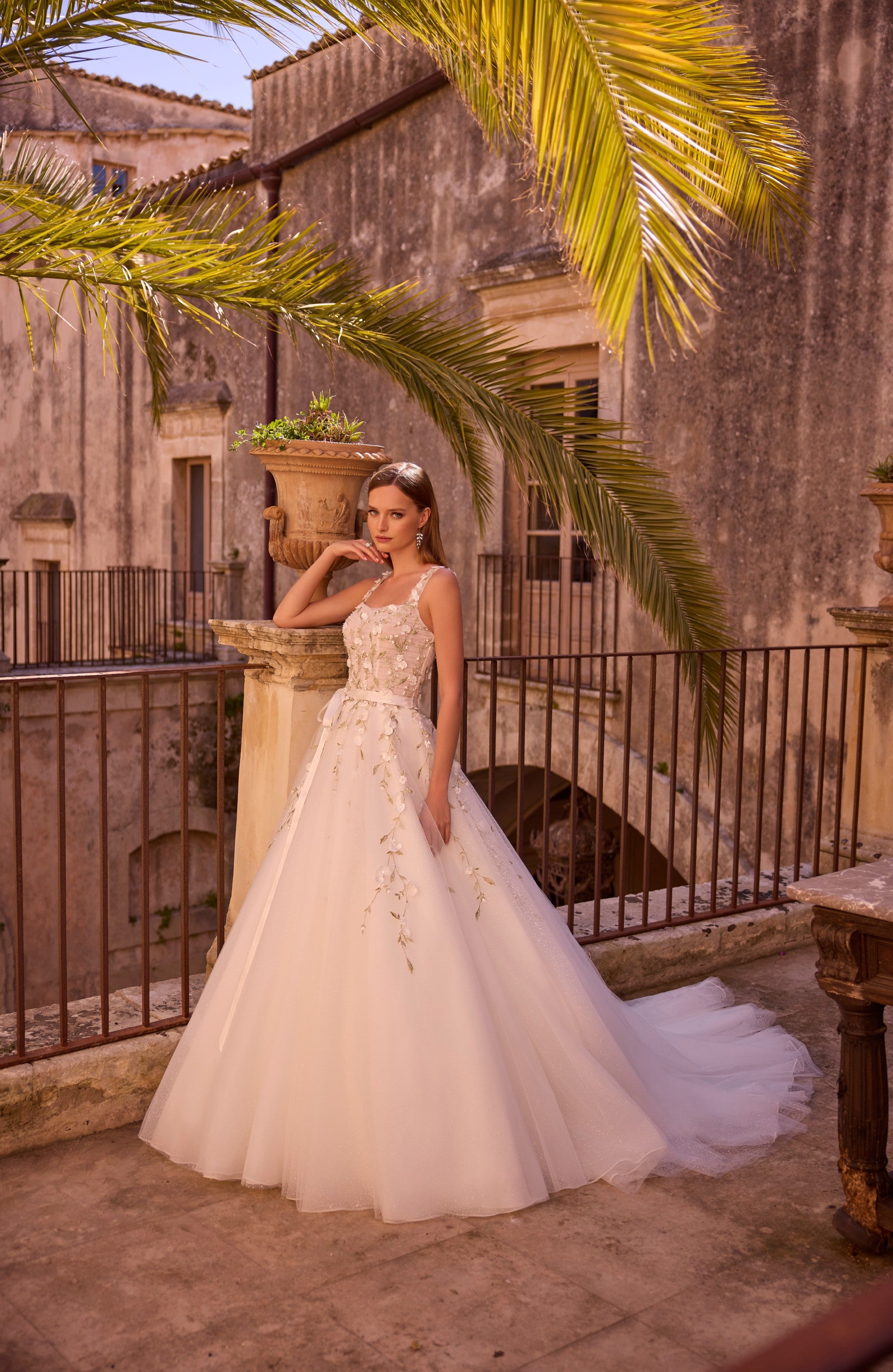 18822 Amore Gowns 18822_0036