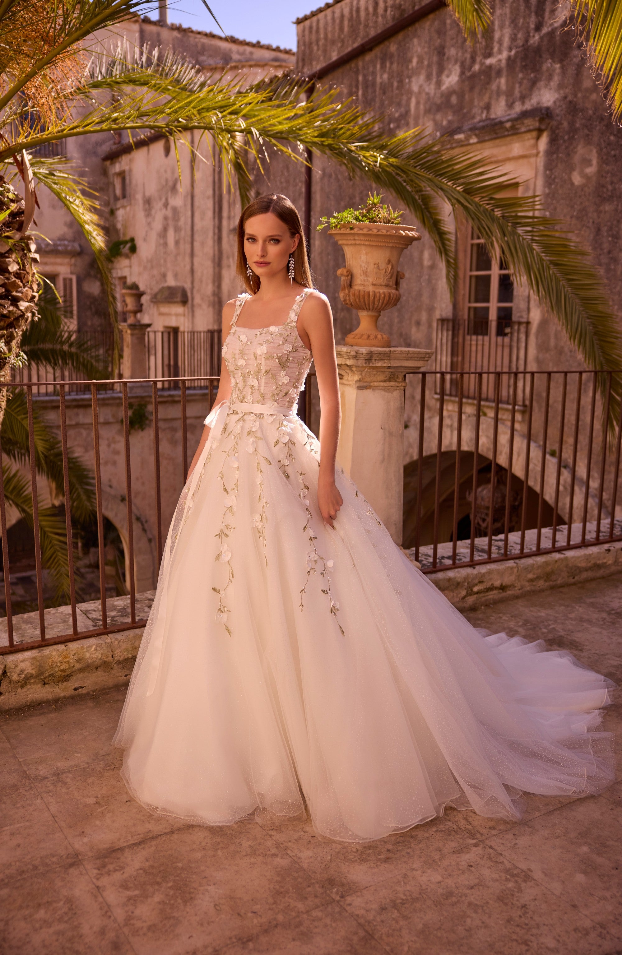 18822 Amore Gowns 18822_0064