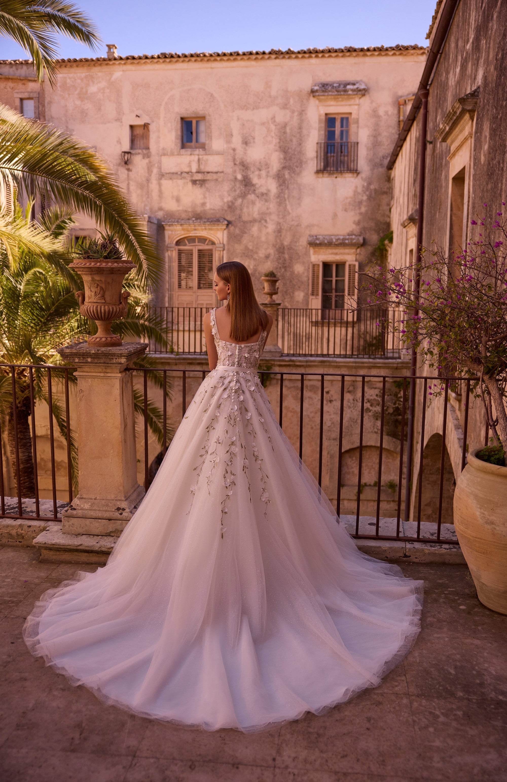 18822 Amore Gowns 18822_0108