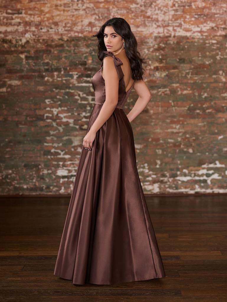 22236 Amore Gowns 22236_Chocolate_2-769x1024