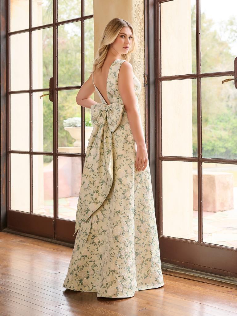 22261 Amore Gowns 22261_2_GreenGold-1-769x1024