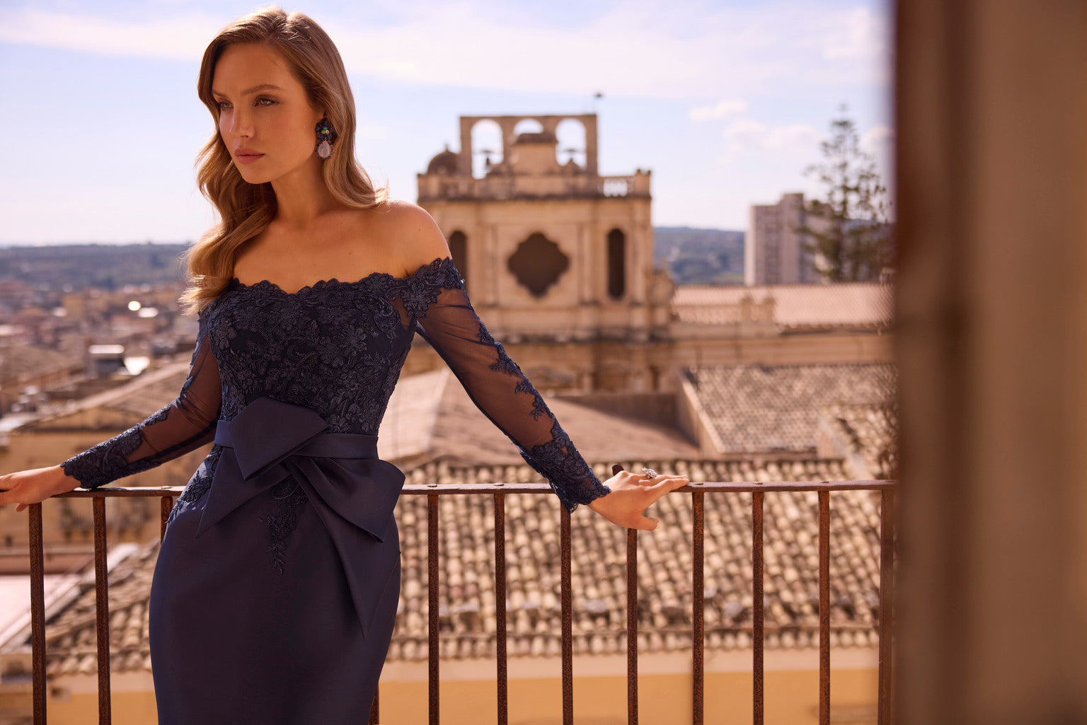 25059 Amore Gowns 25059_0006_7d701516-6c94-489a-b51b-8417ed06e45c