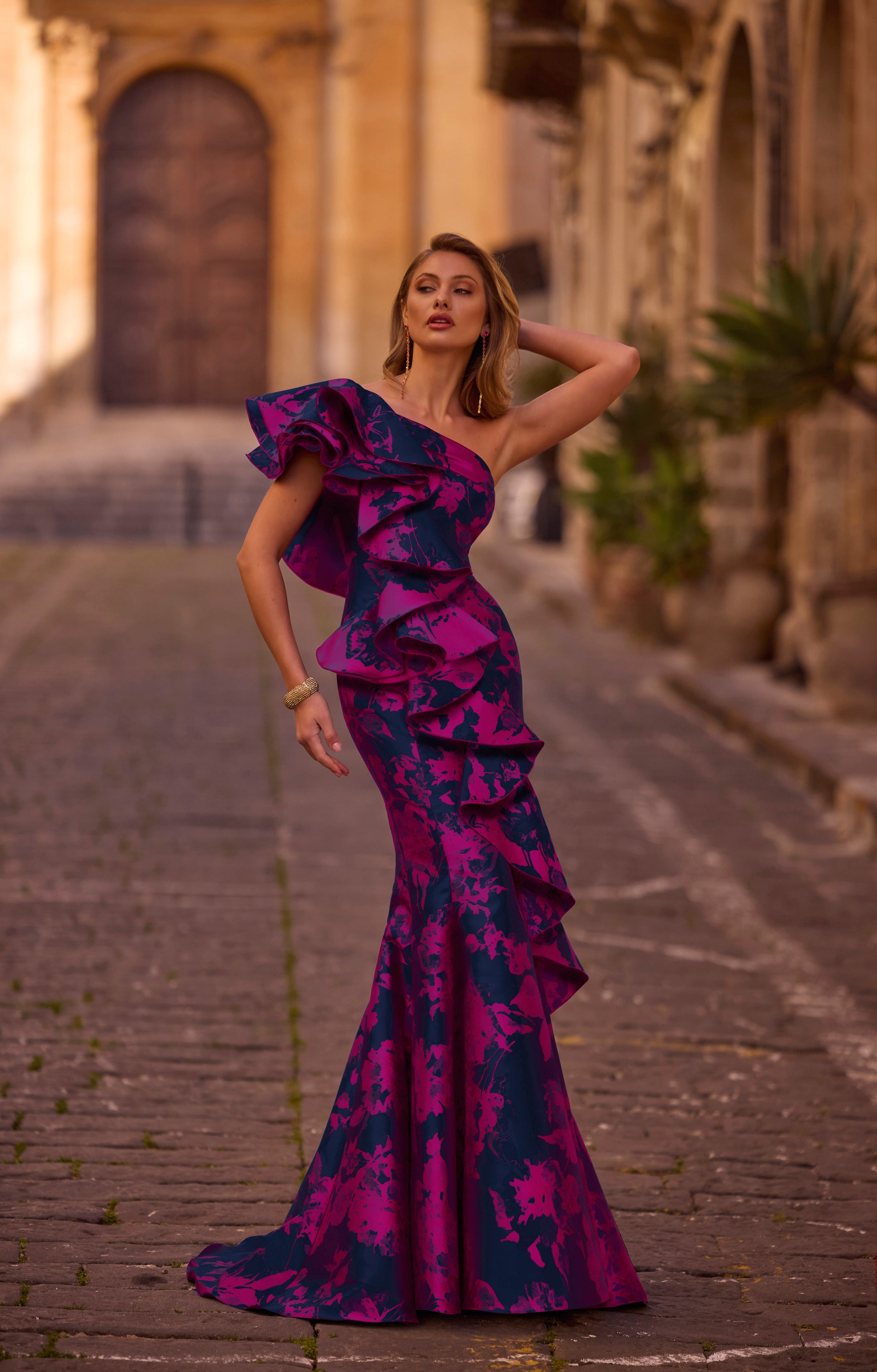 25062 Amore Gowns 25062_0034_Navy-HotPink