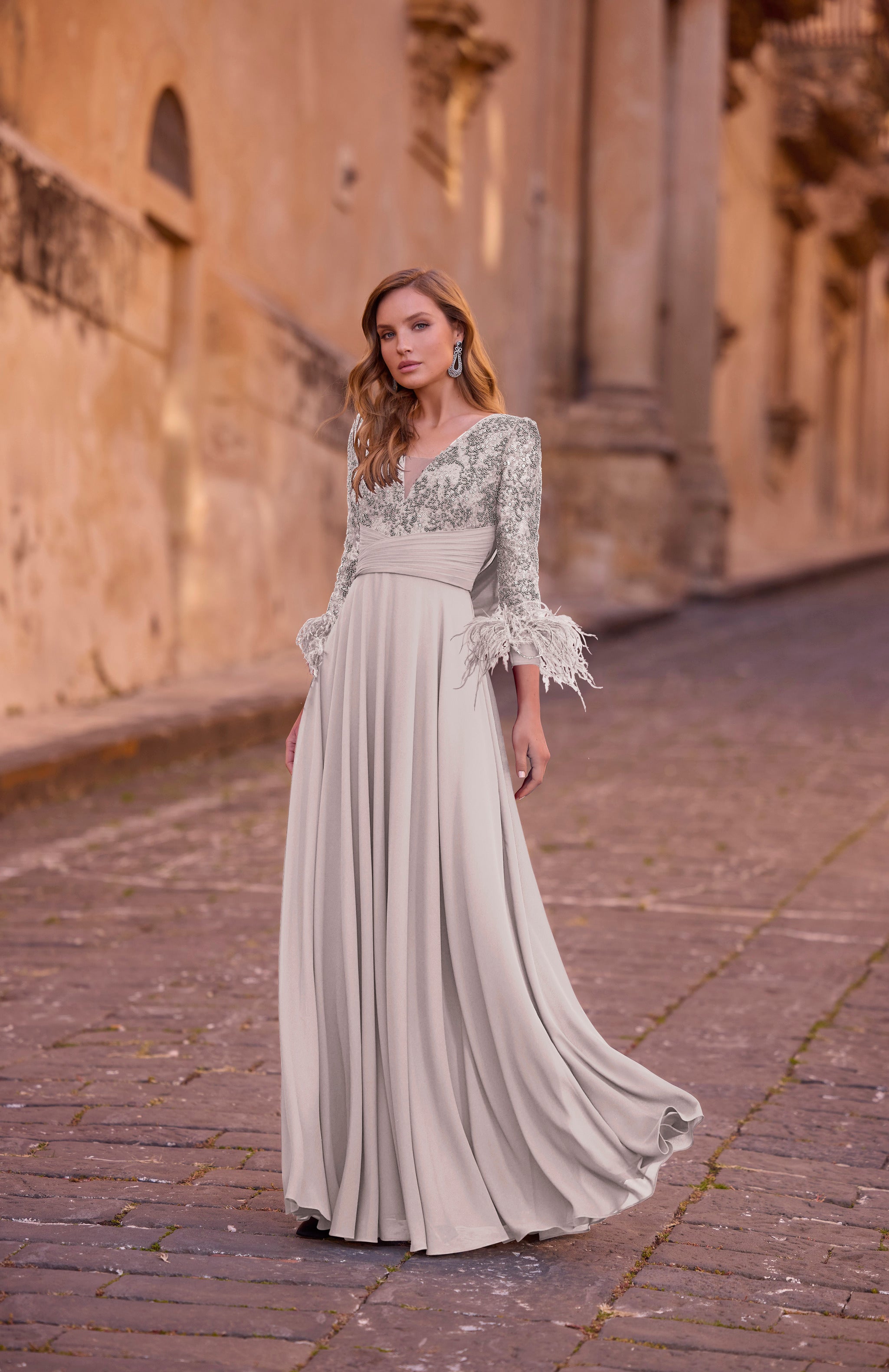 25063 Amore Gowns 25063_Taupe