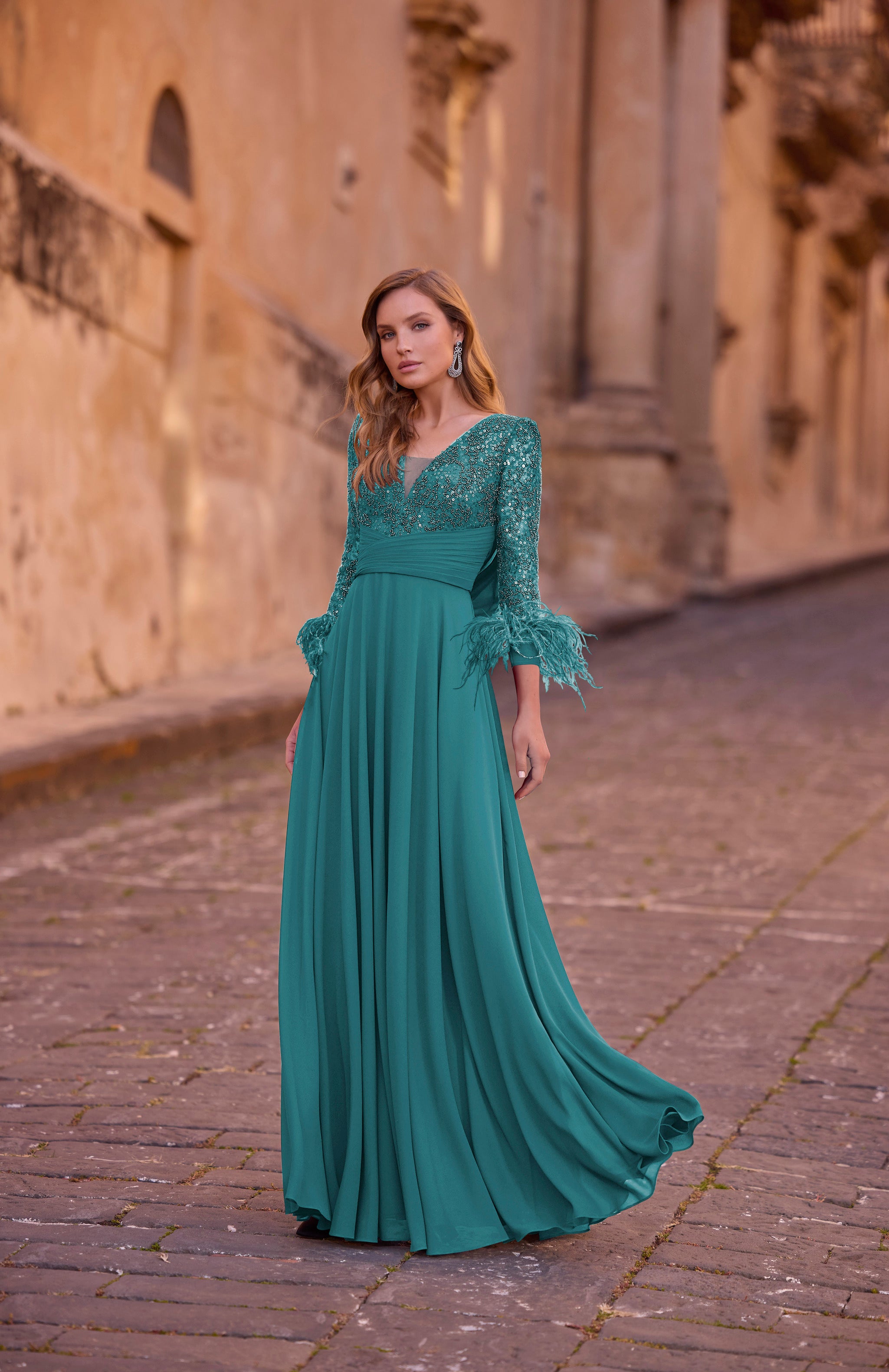 25063 Amore Gowns 25063_Teal