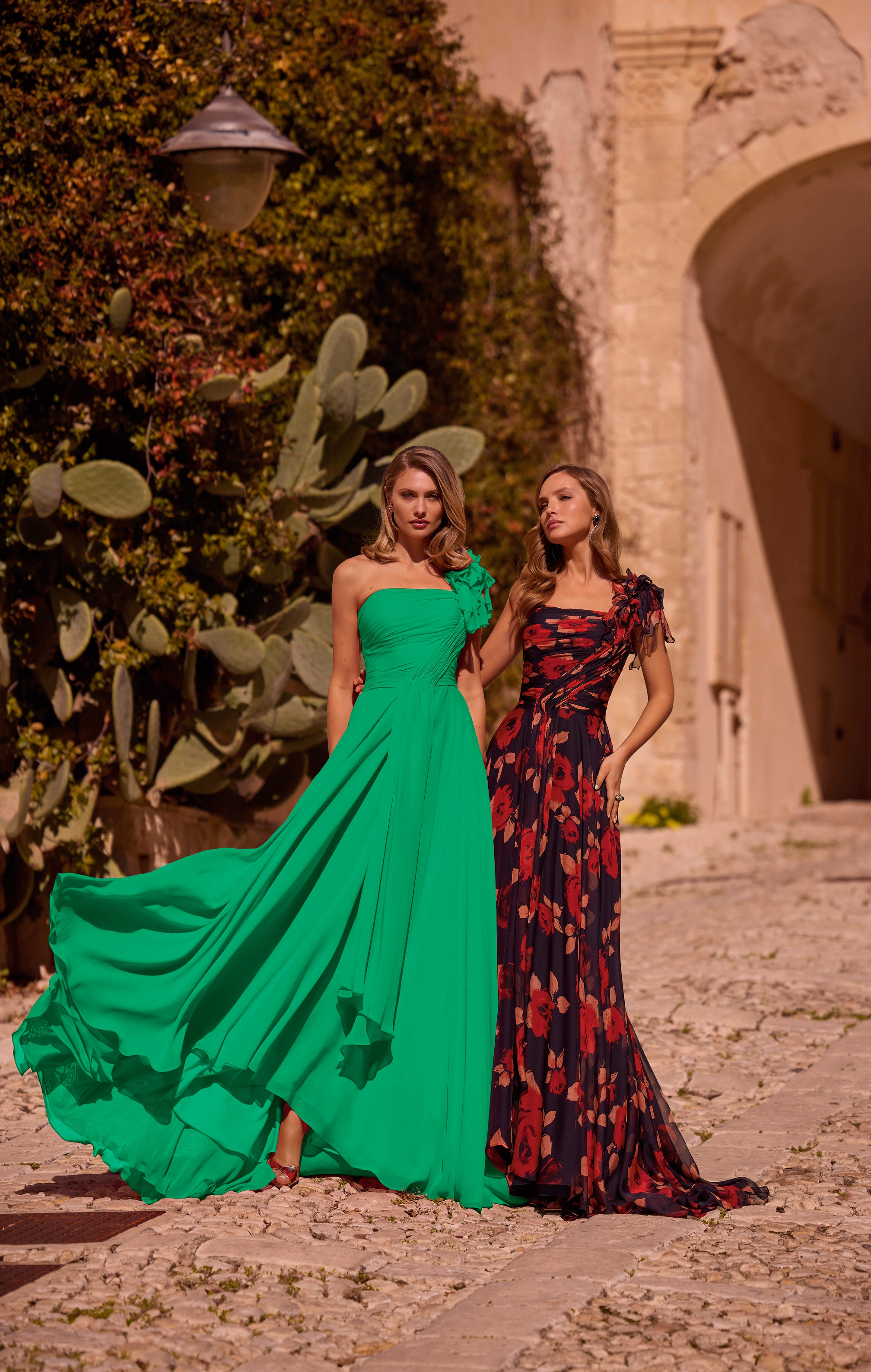 25067 Amore Gowns 25067_0011_Shamrock