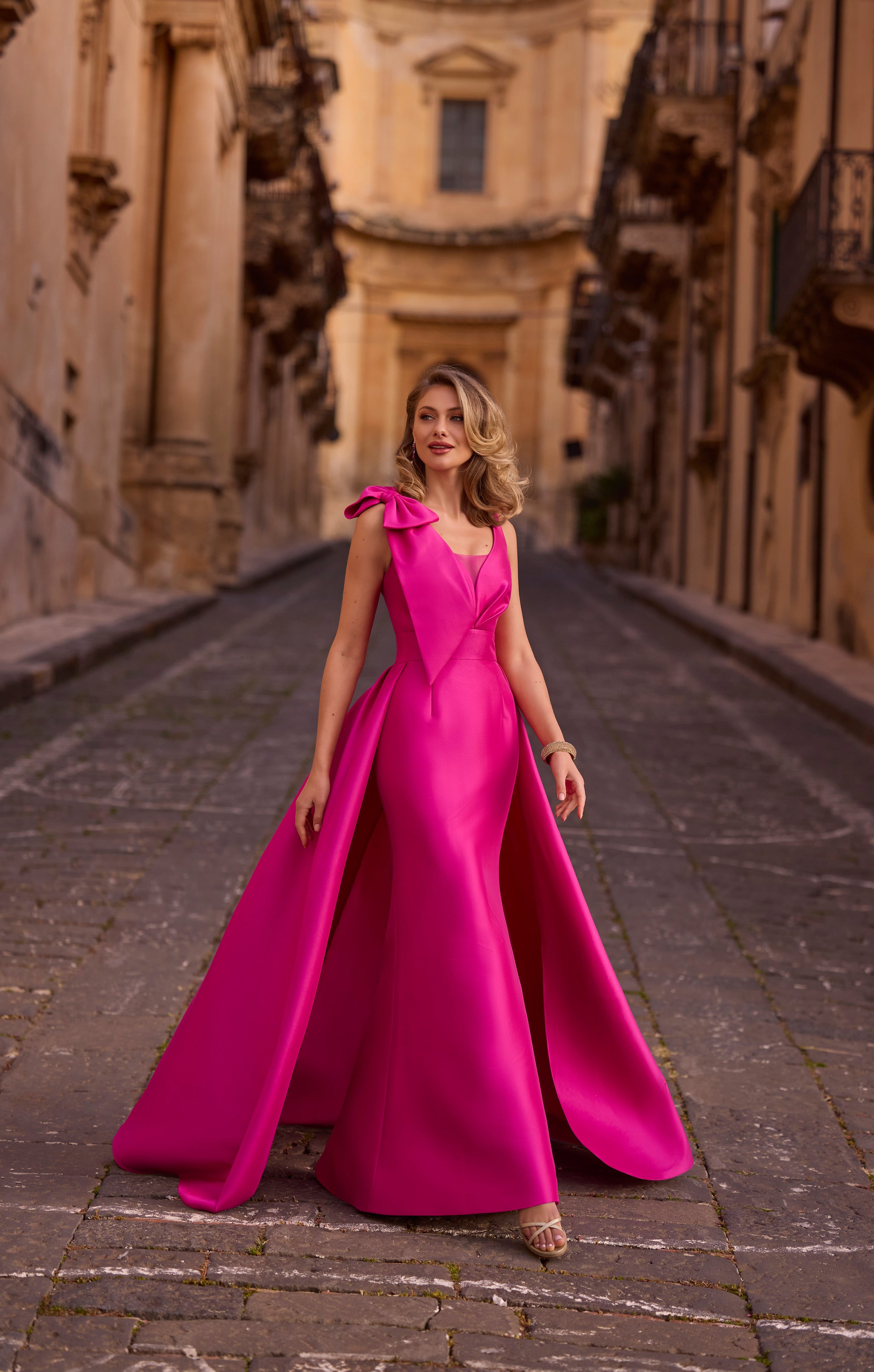 25070 1 Amore Gowns 25070_0031_9f8b989a-b30d-4996-80d9-d6d980603924