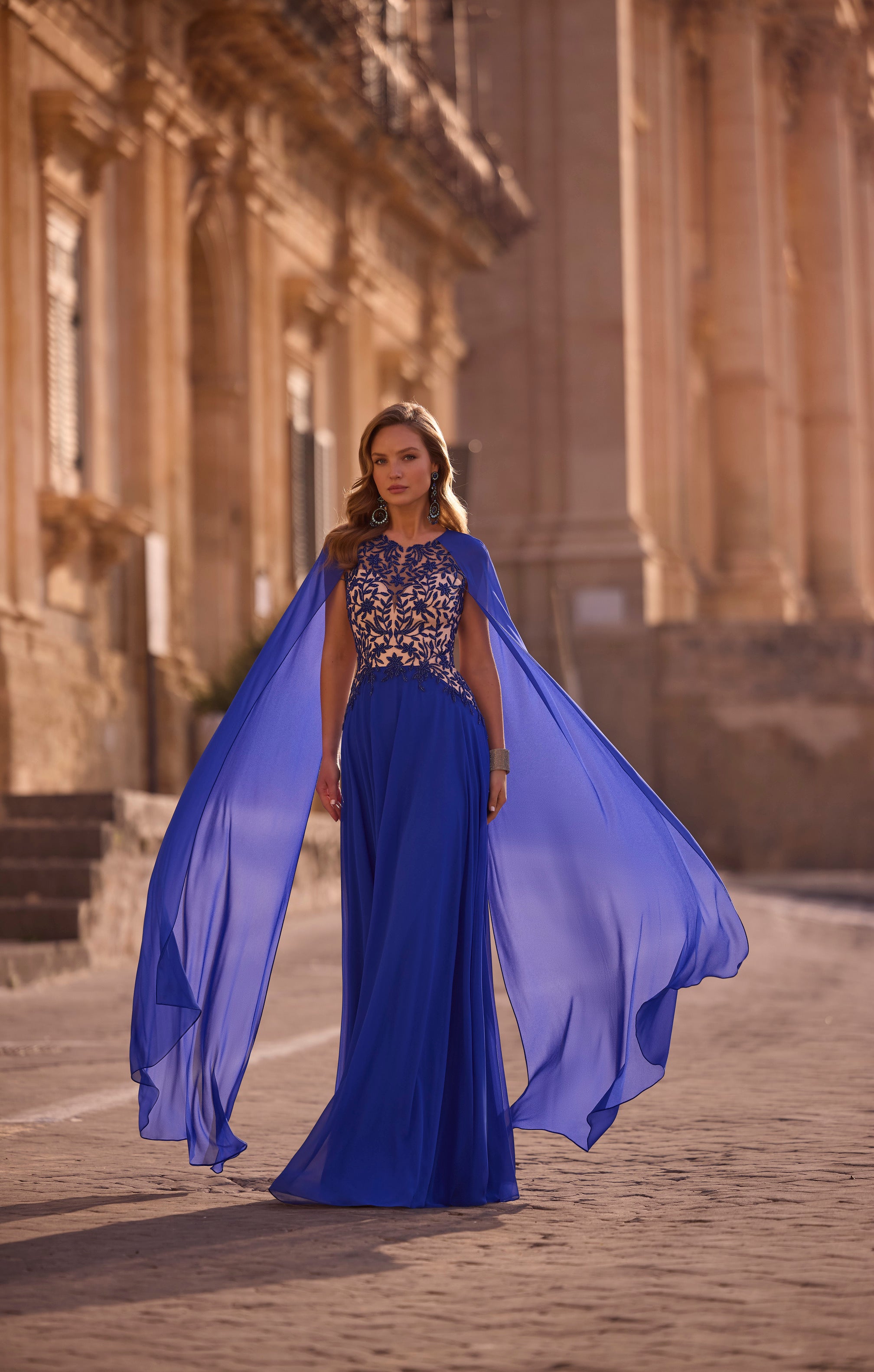 25072 Amore Gowns 25072_0023