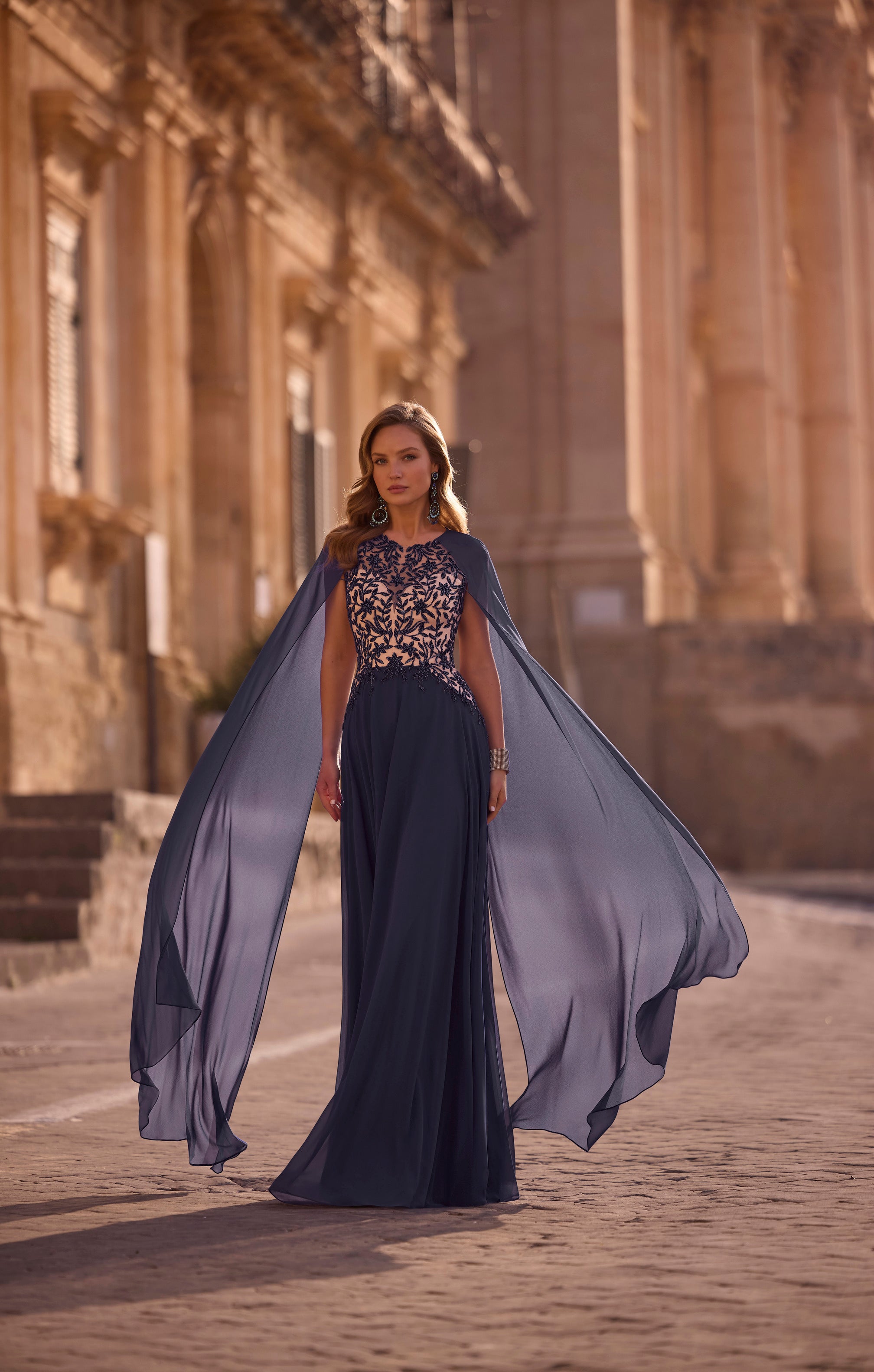 25072 Amore Gowns 25072_0023_Black