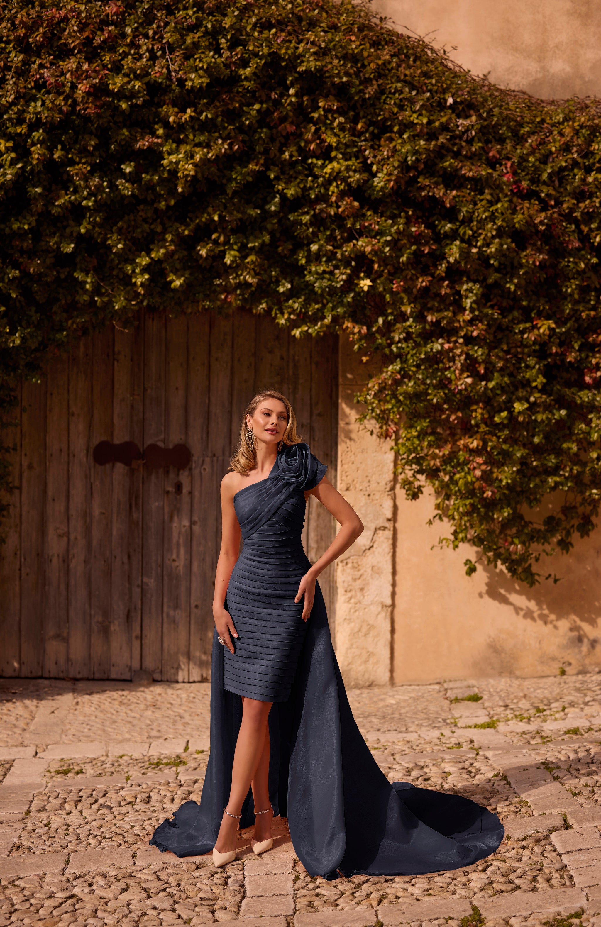 25078 Amore Gowns 25078_Black