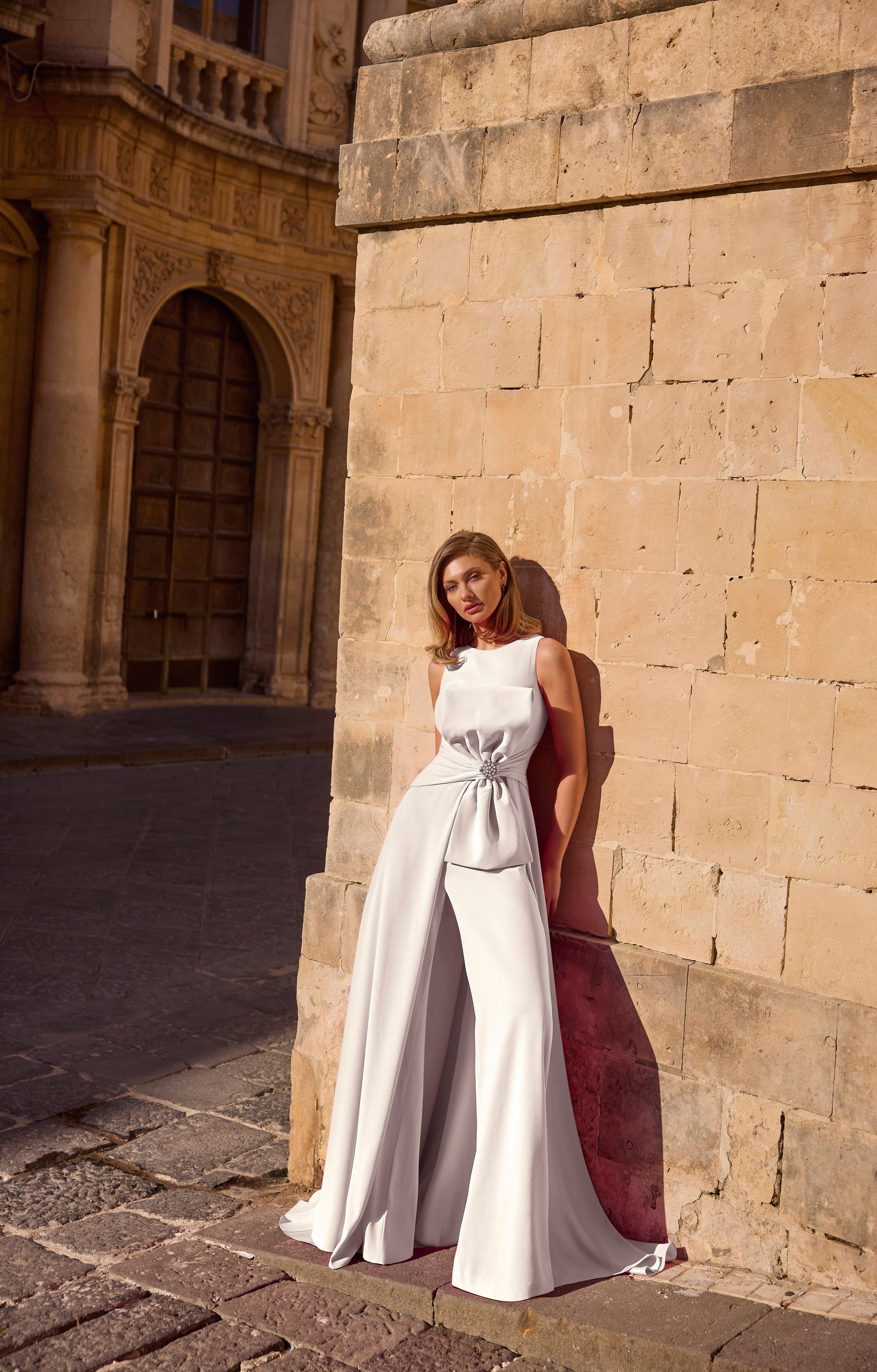 25080 Amore Gowns 25080_0009_Ivory