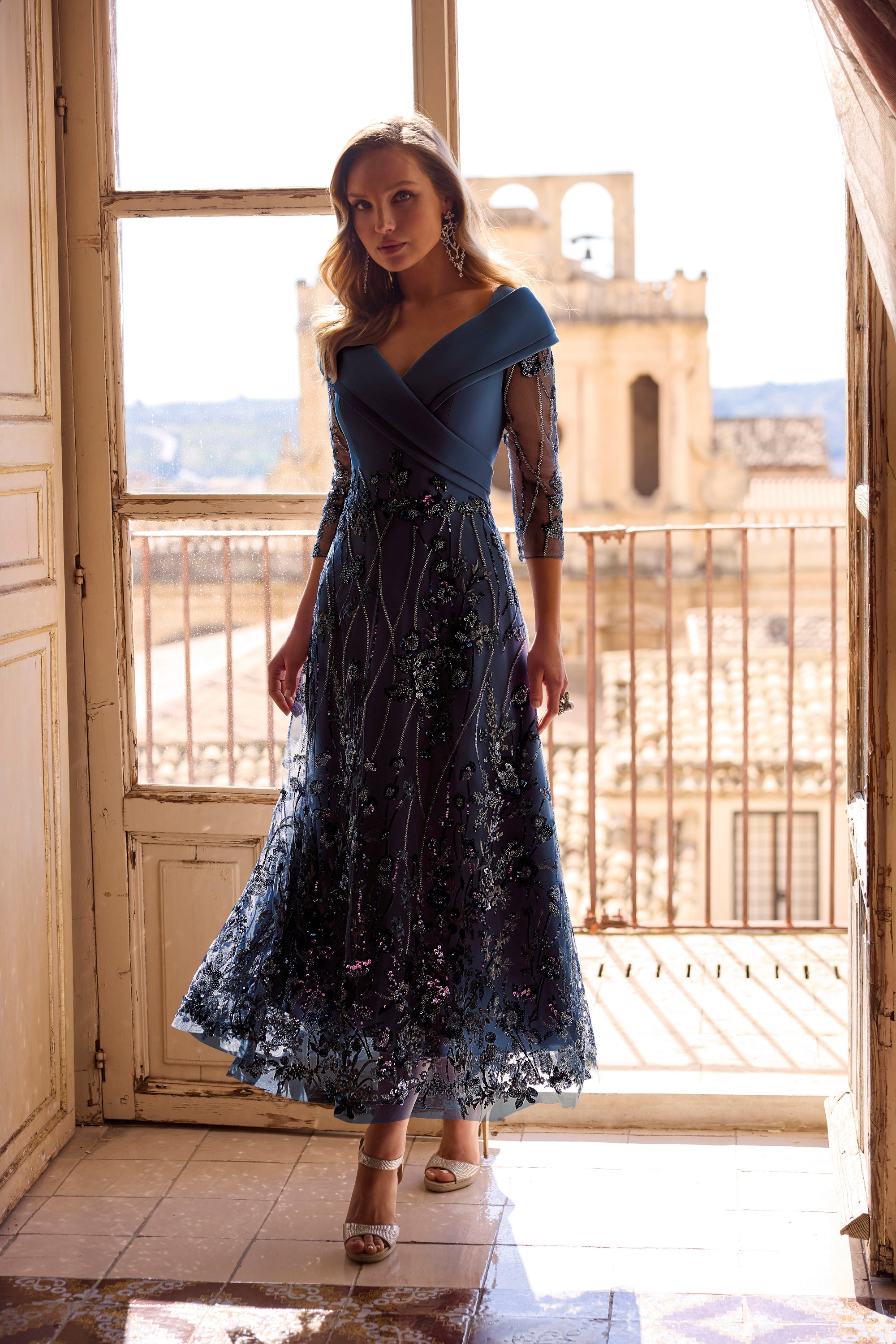 25082 Amore Gowns 25082_Navy
