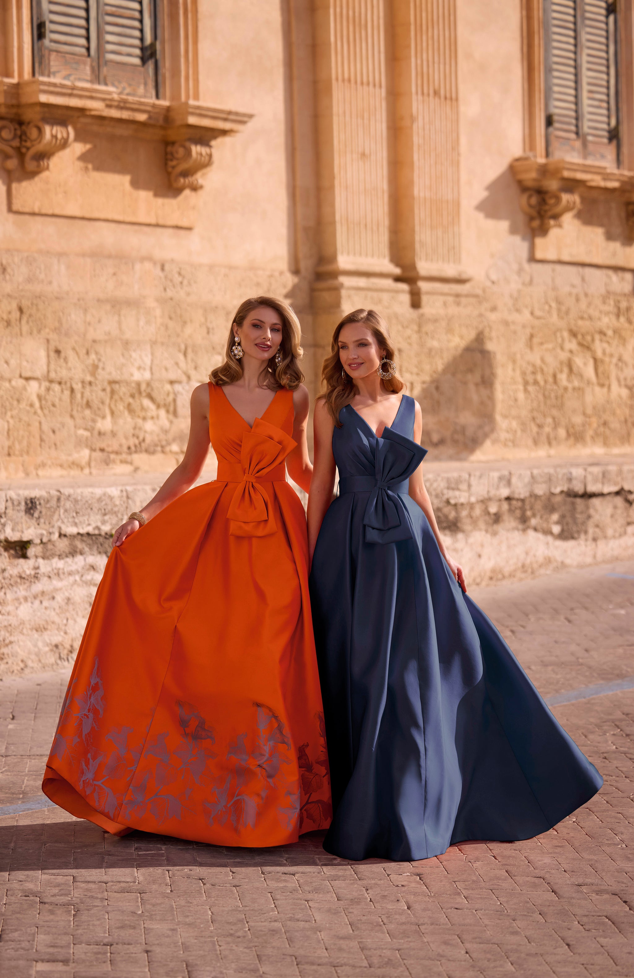 25086 Amore Gowns 25086_Navy