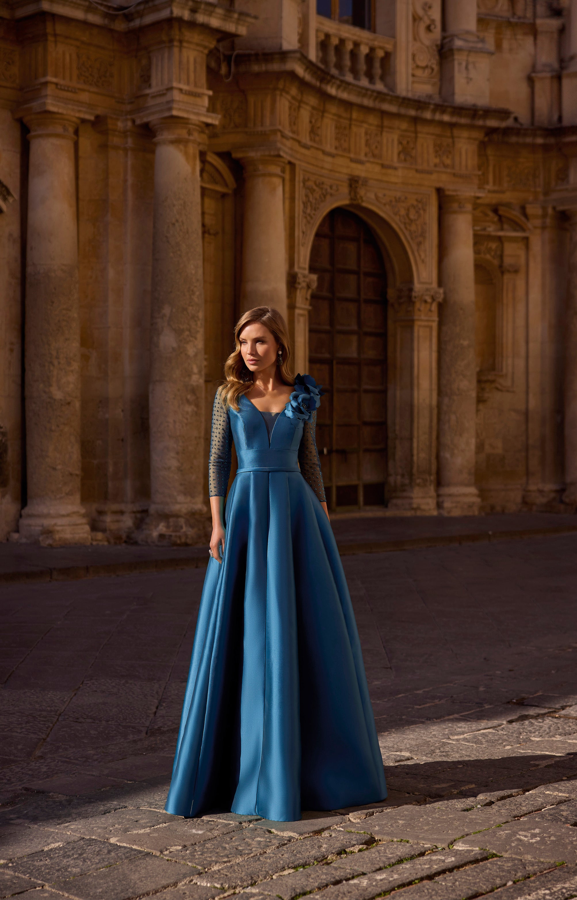 25087 Amore Gowns 25087_0048_Navy