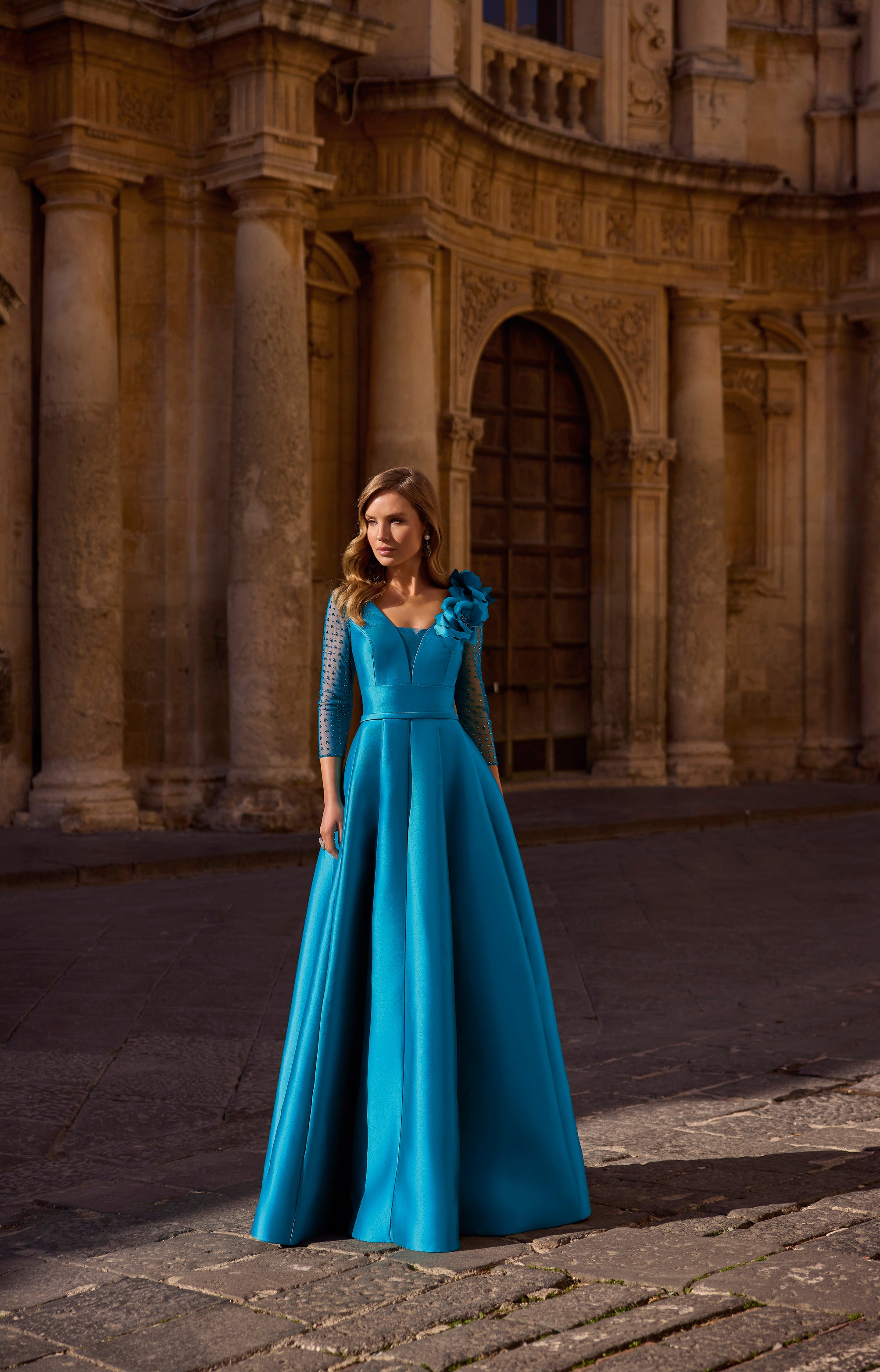 25087 Amore Gowns 25087_0048_Teal