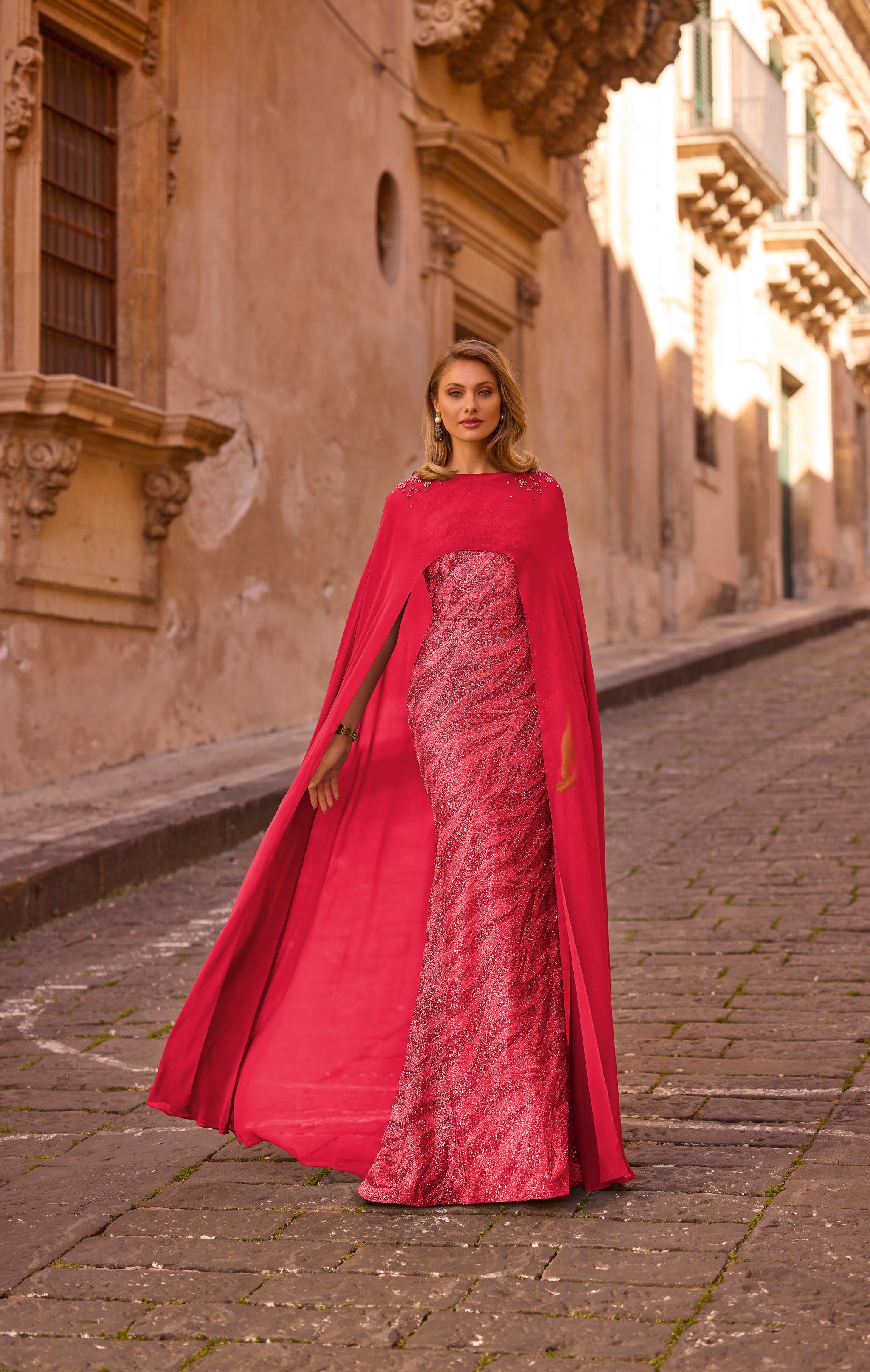 25090 Amore Gowns 25090_0044_Red