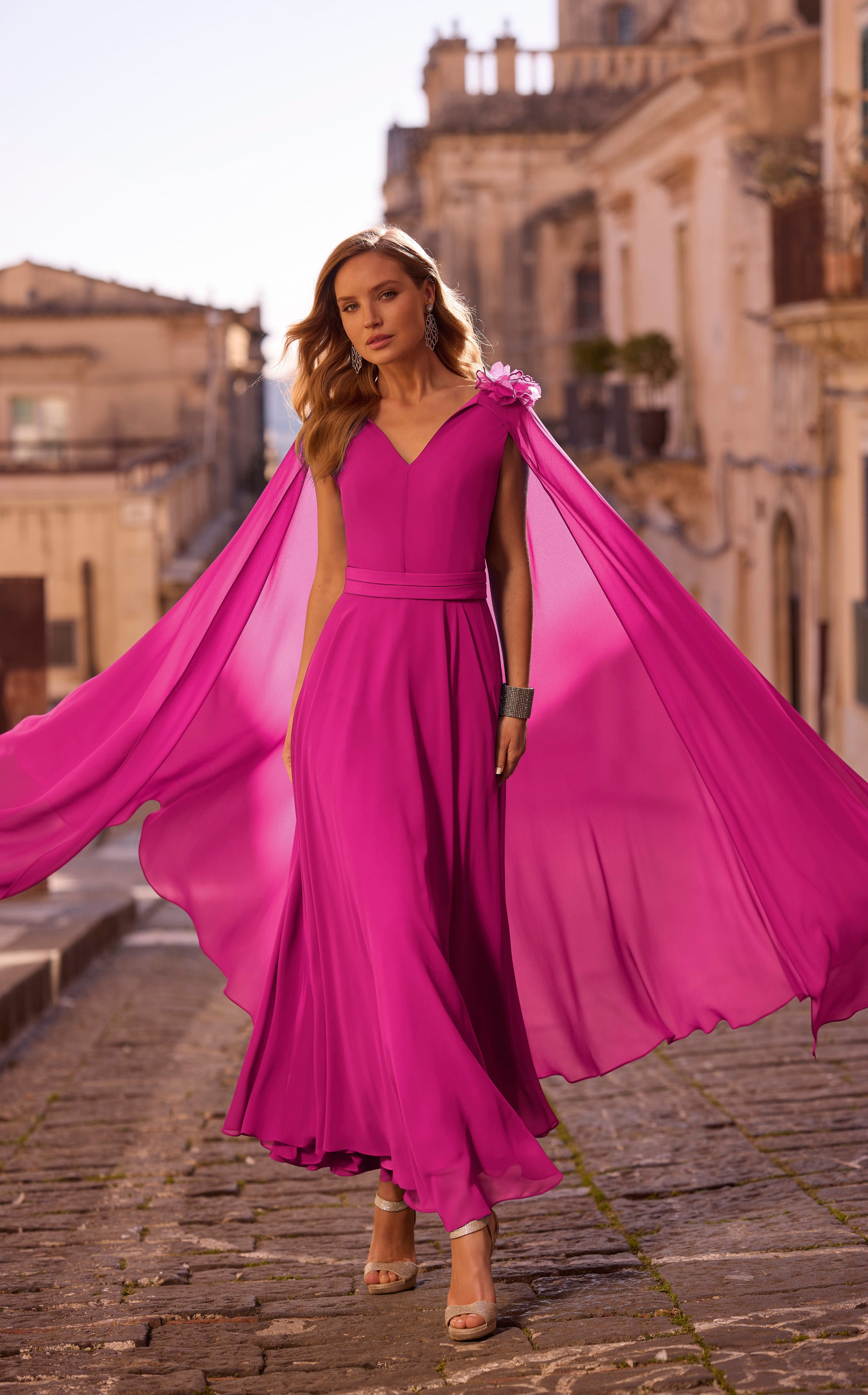 25095 Amore Gowns 25095_0025_Magenta