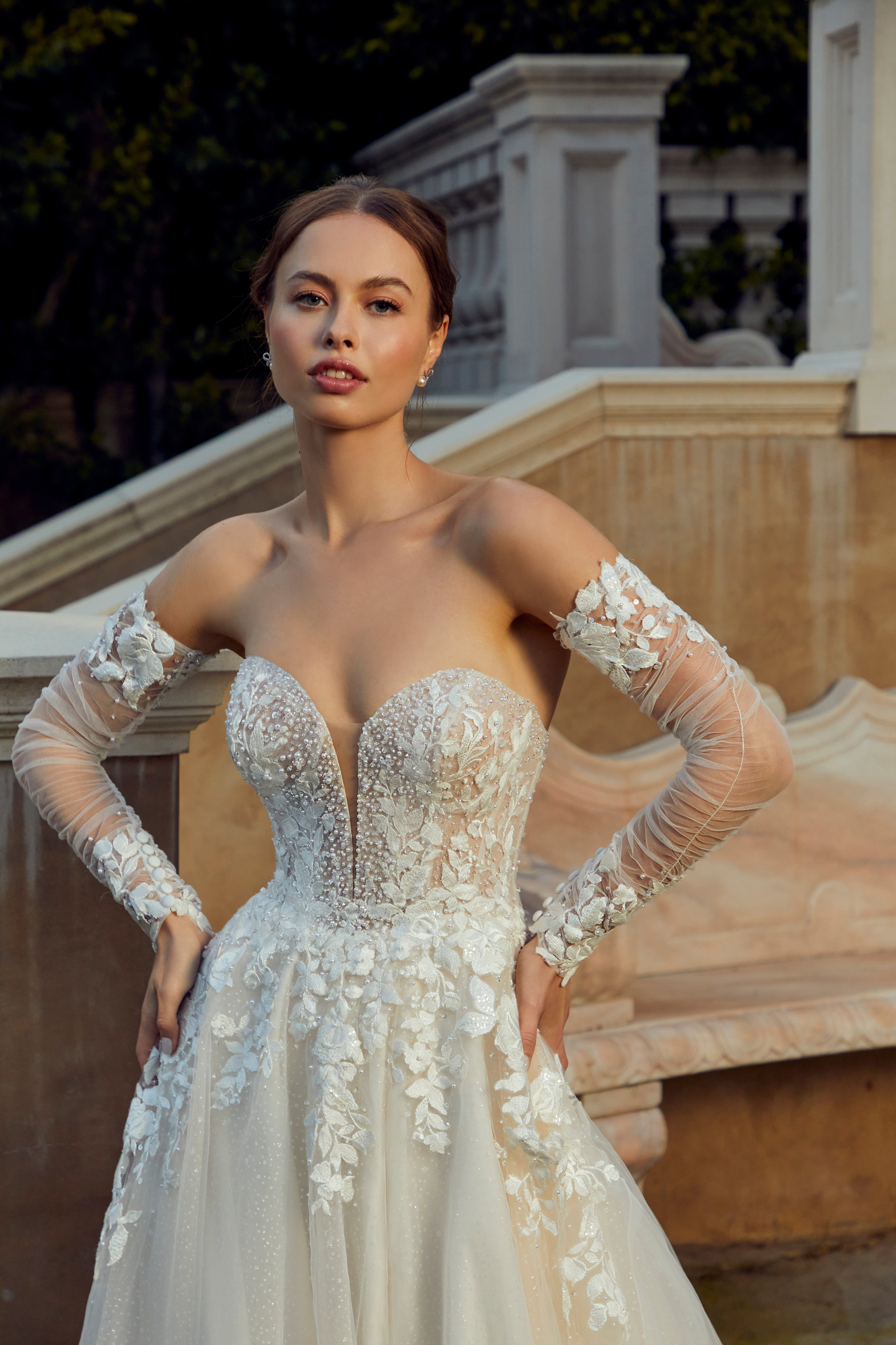 Raphaella Wedding Dress Amore Gowns 2653-0197