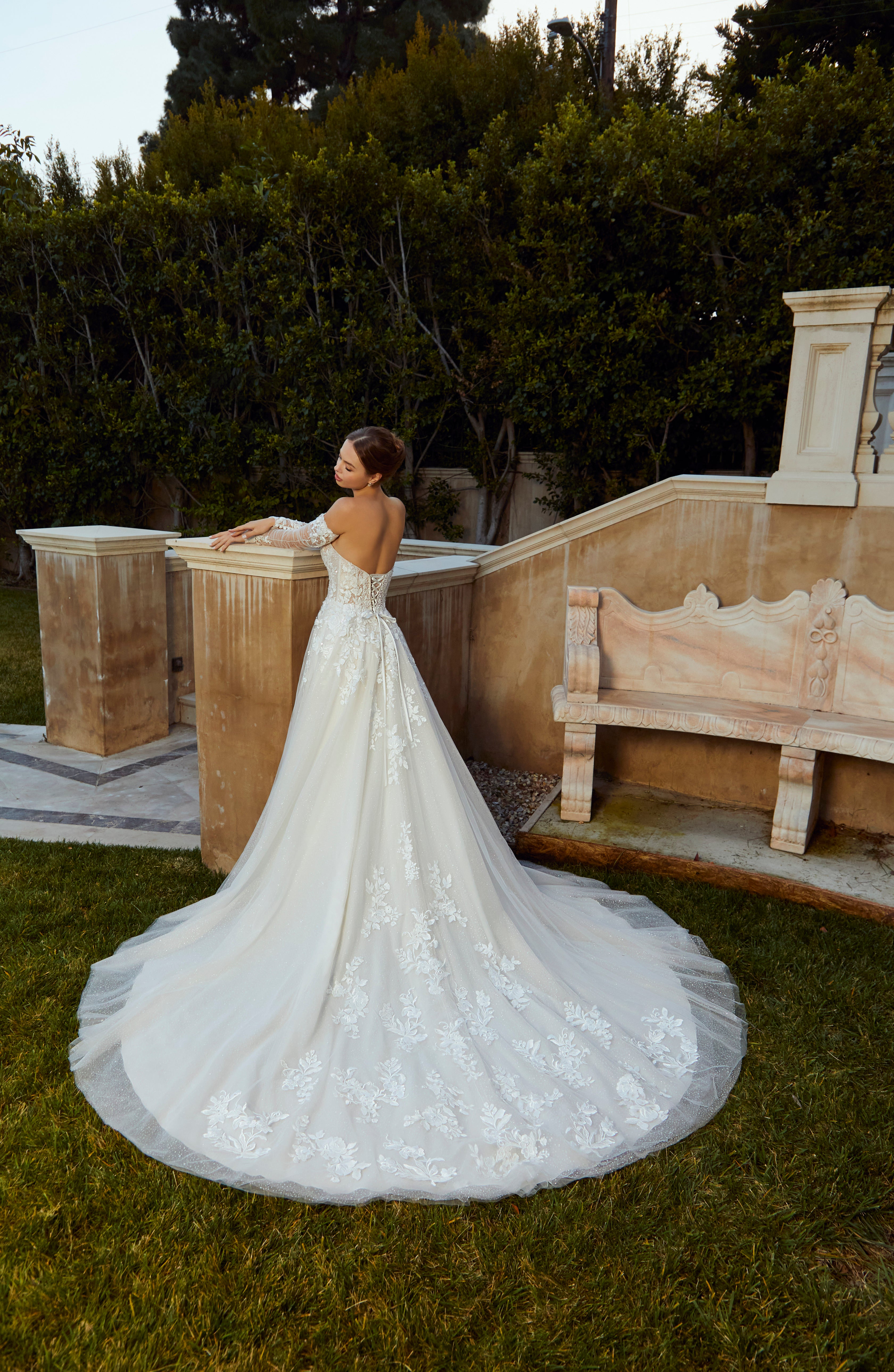 Raphaella Wedding Dress Amore Gowns 2653-0218