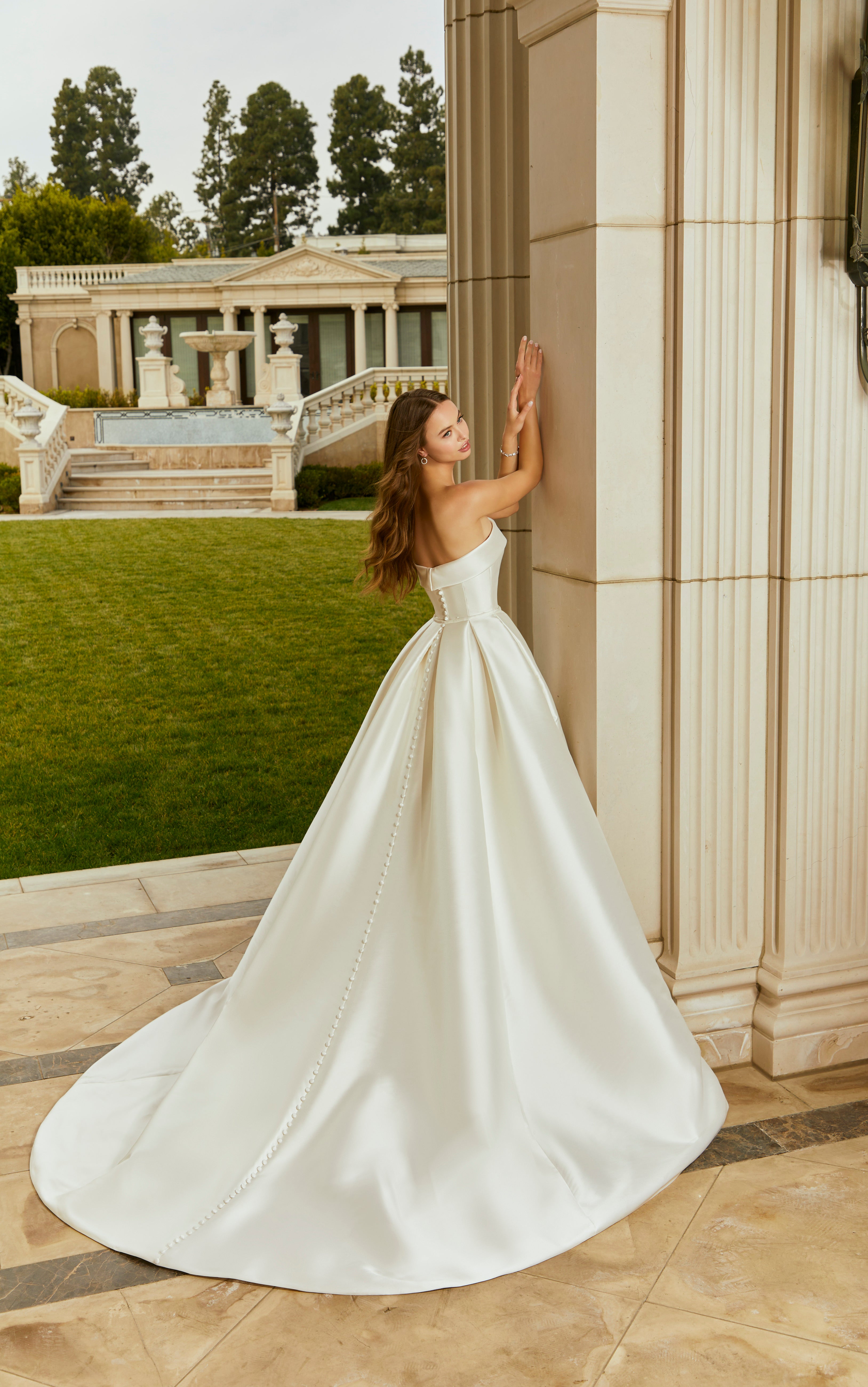 Rhonda Wedding Dress Amore Gowns 2656-0206