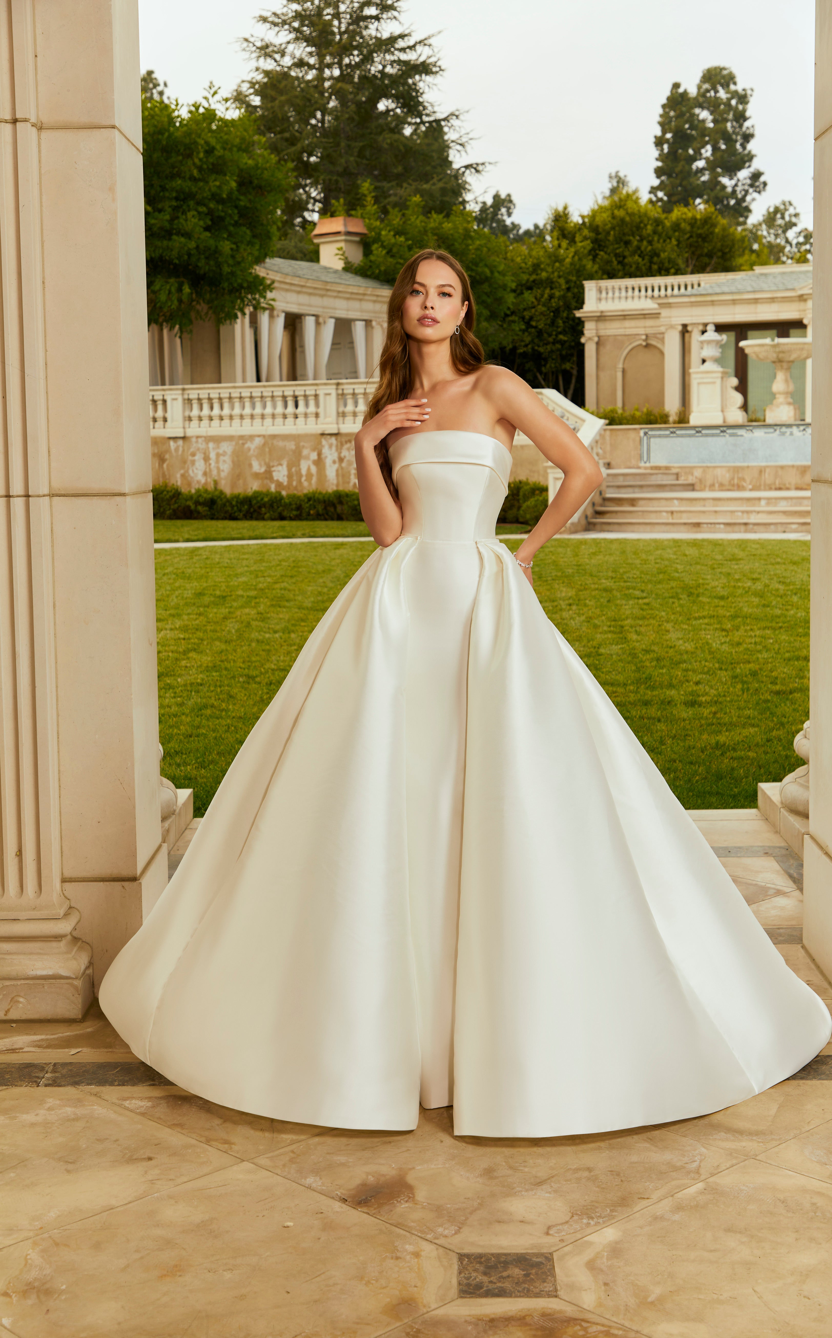 Rhonda Wedding Dress Amore Gowns 2656-0238