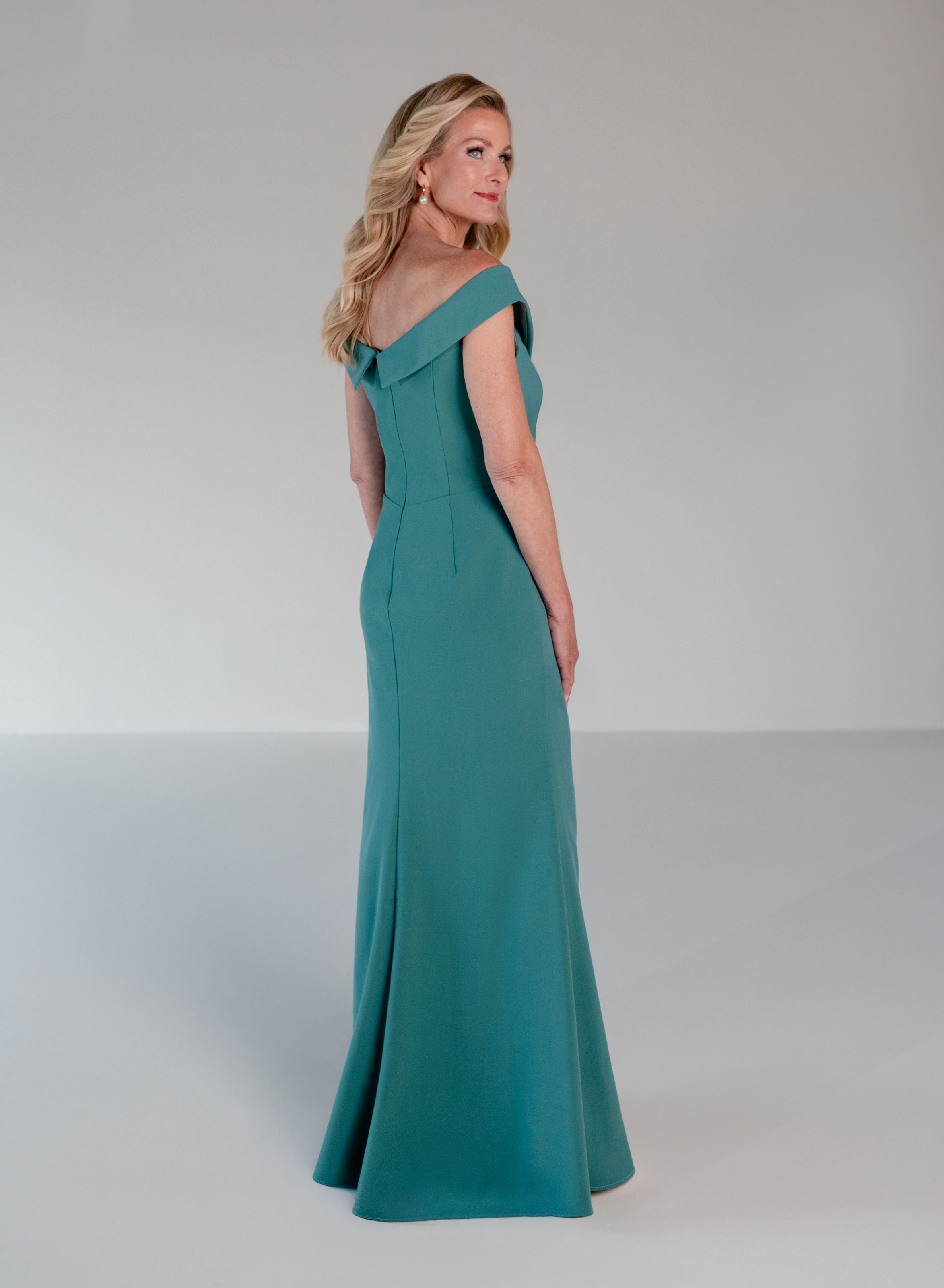 Style: 17133 Amore Gowns 2_0168f38a-8d42-4bd5-8964-dd65ea6ae87b