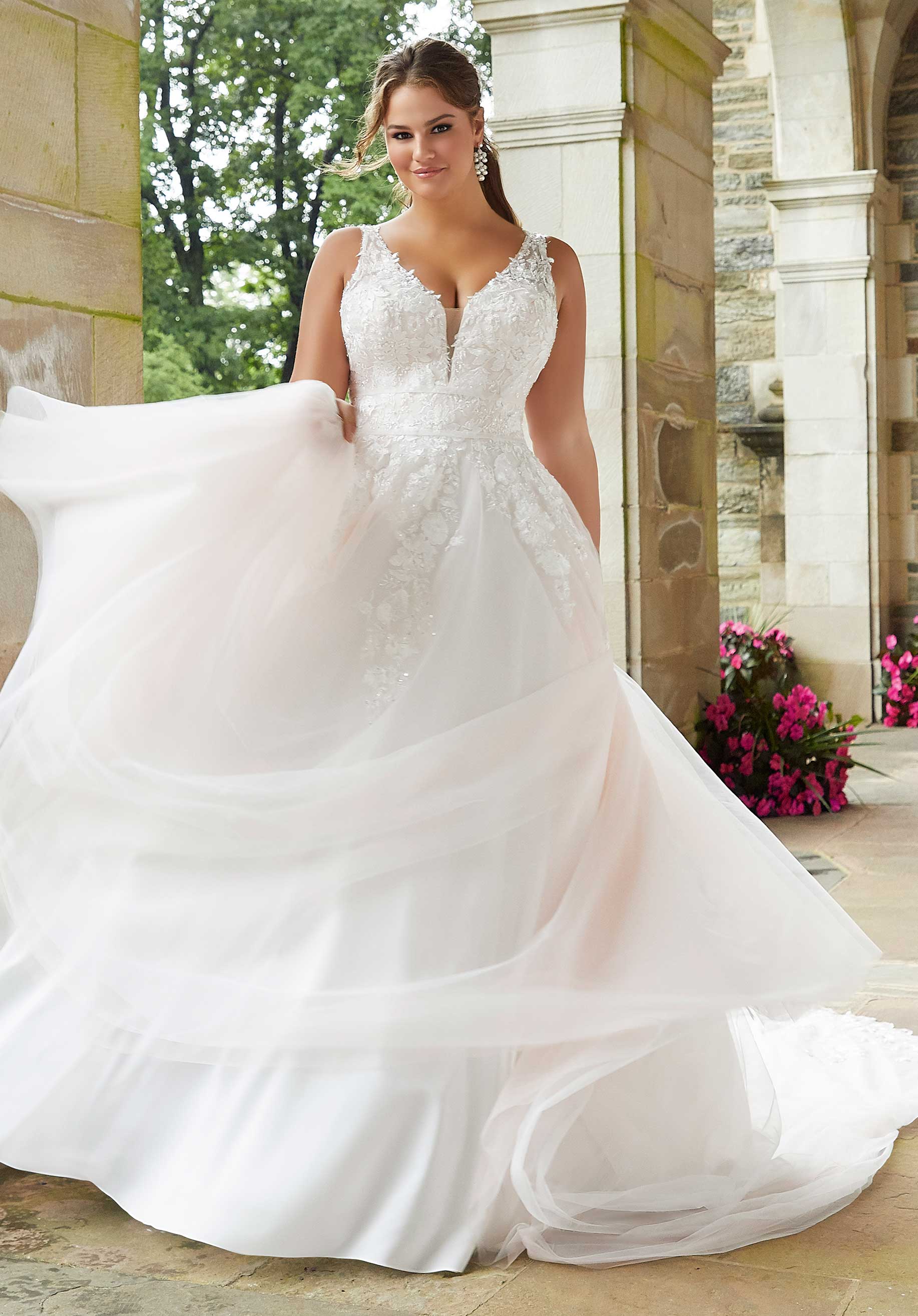 Sigourney Wedding Dress Amore Gowns 3286-0168